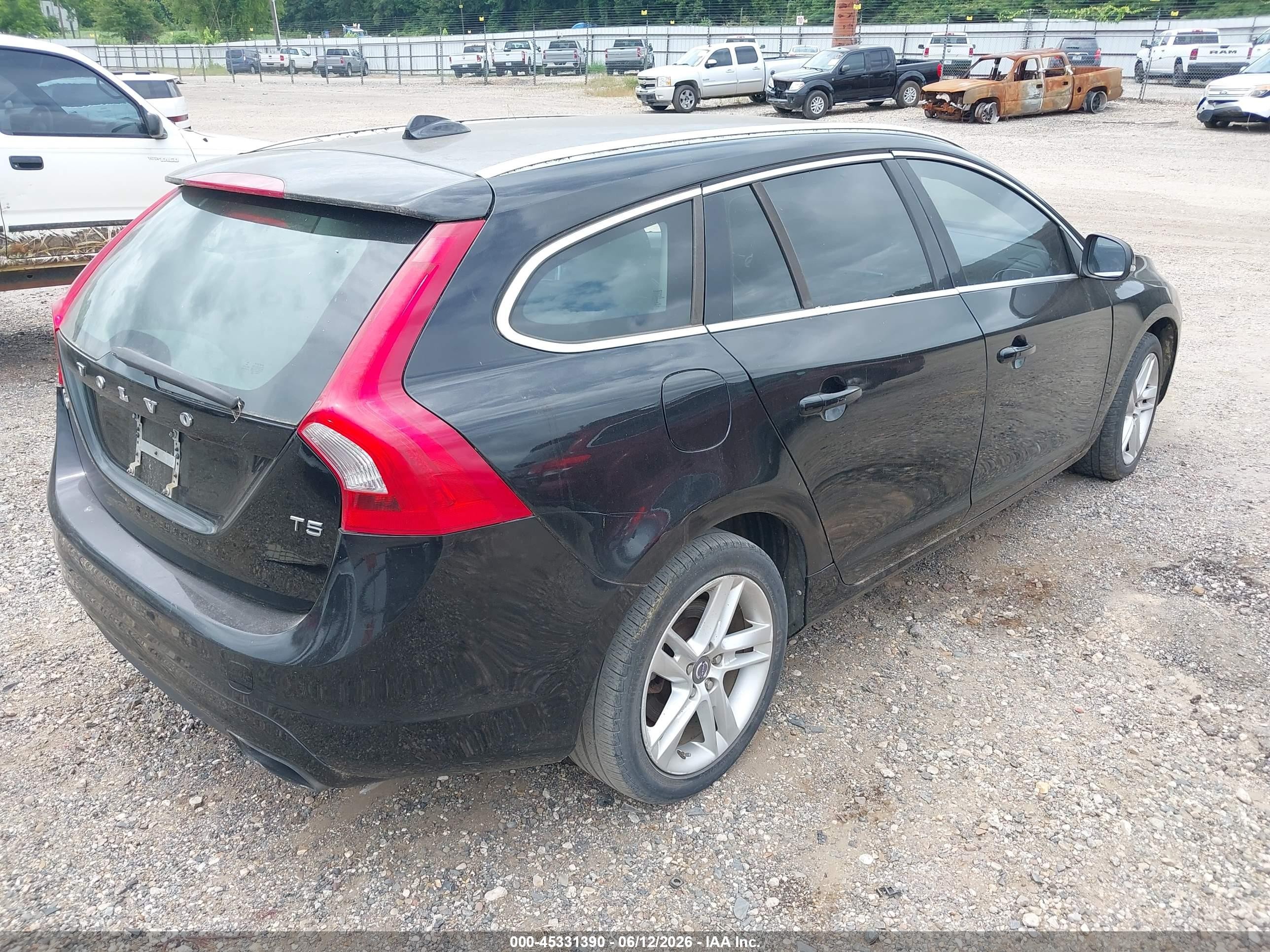 2015 Volvo V60 T5 Premier Plus Black vin: YV140MEC2F1207398