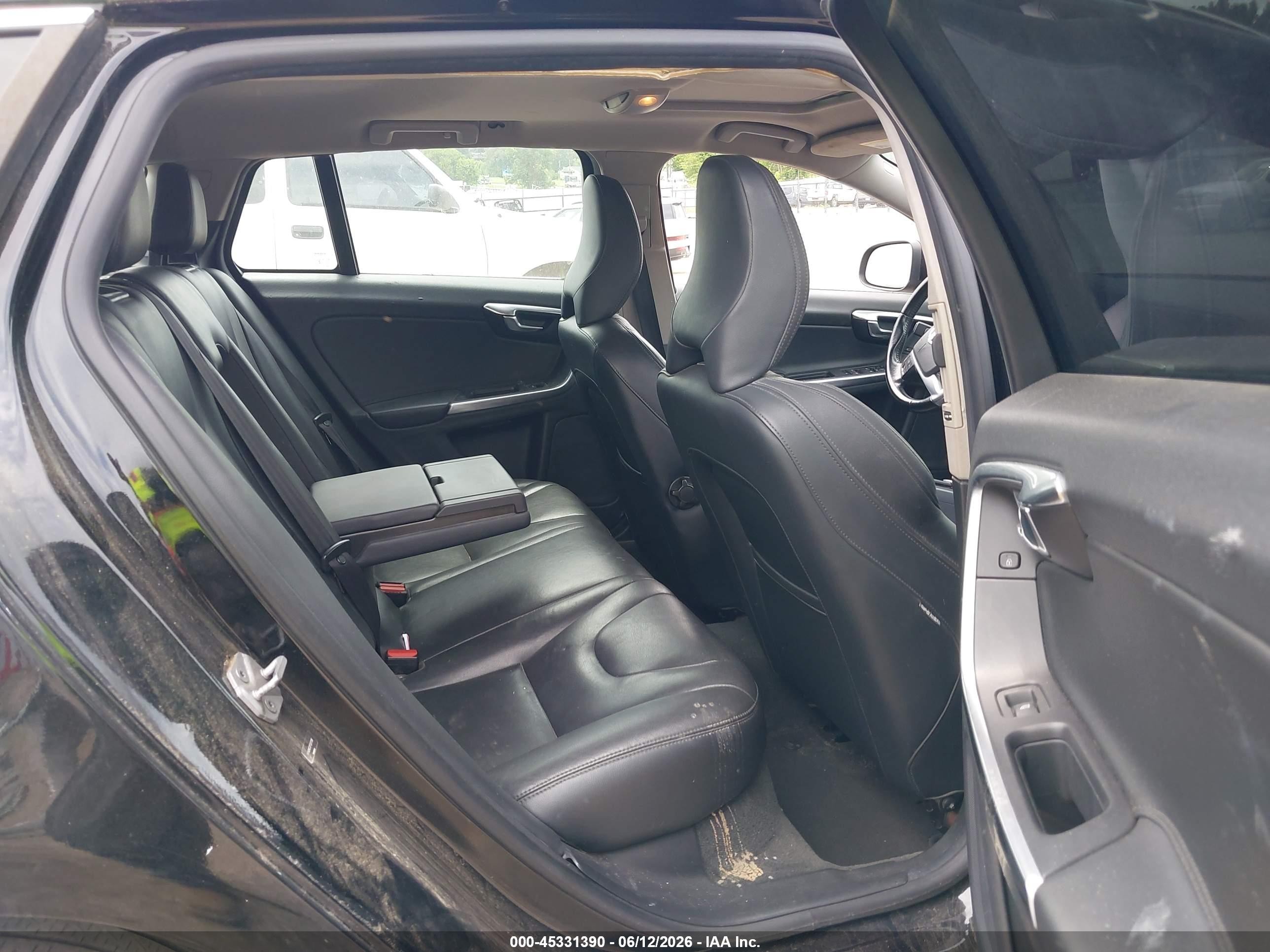 2015 Volvo V60 T5 Premier Plus Black vin: YV140MEC2F1207398