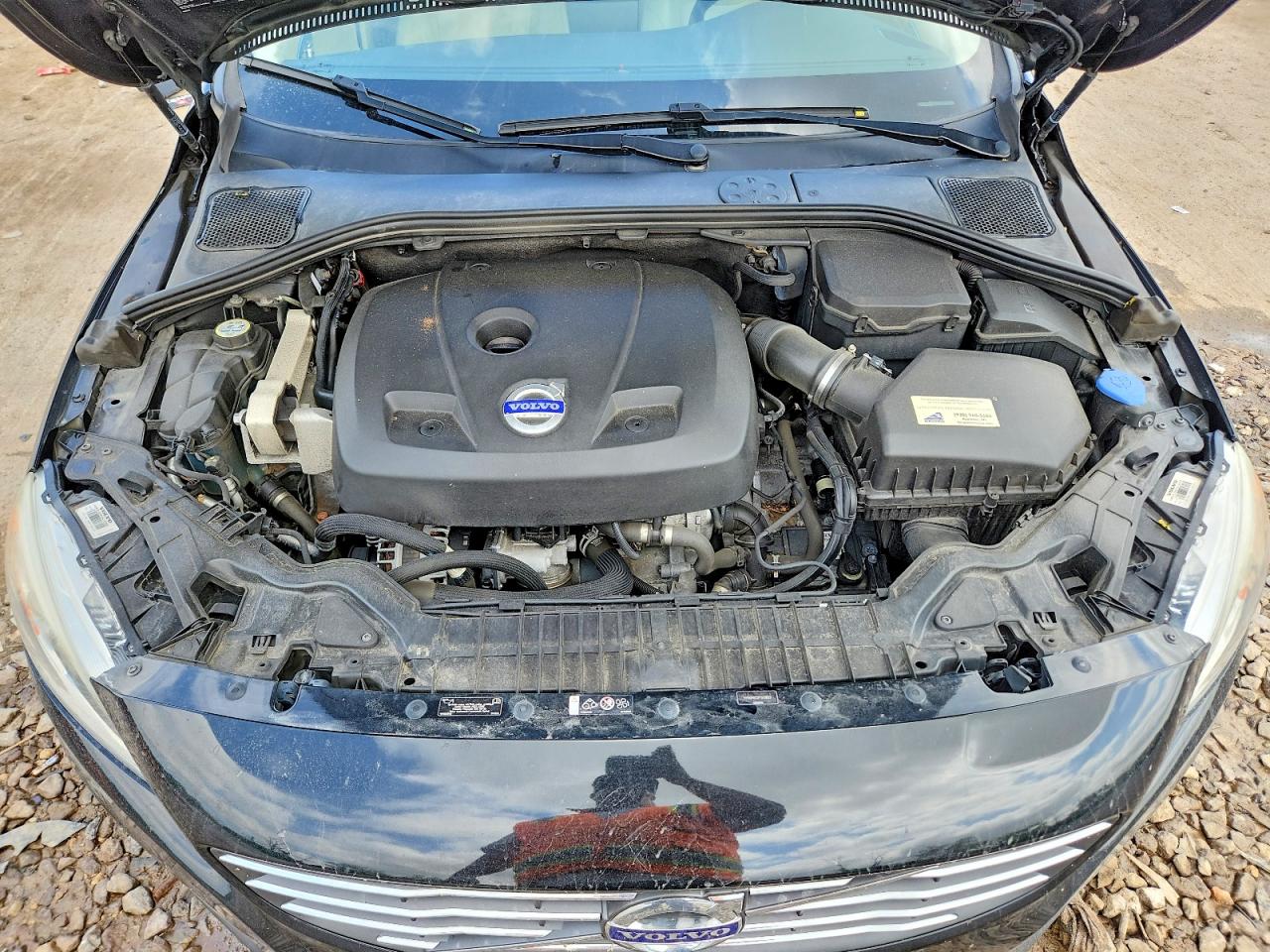 2015 Volvo V60 Premier+ Black vin: YV140MEC2F1213623