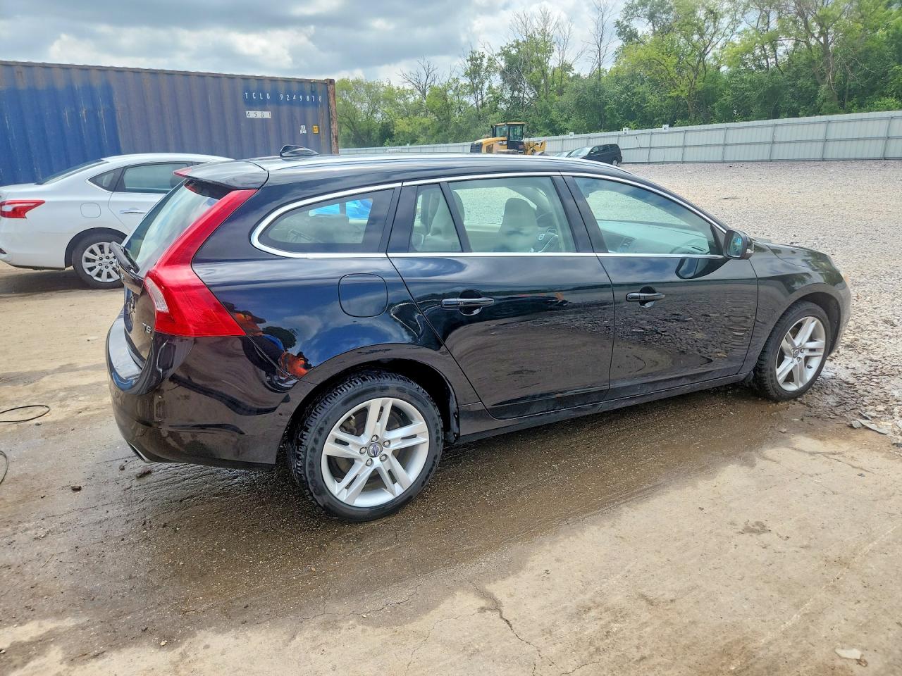 2015 Volvo V60 Premier+ Black vin: YV140MEC2F1213623