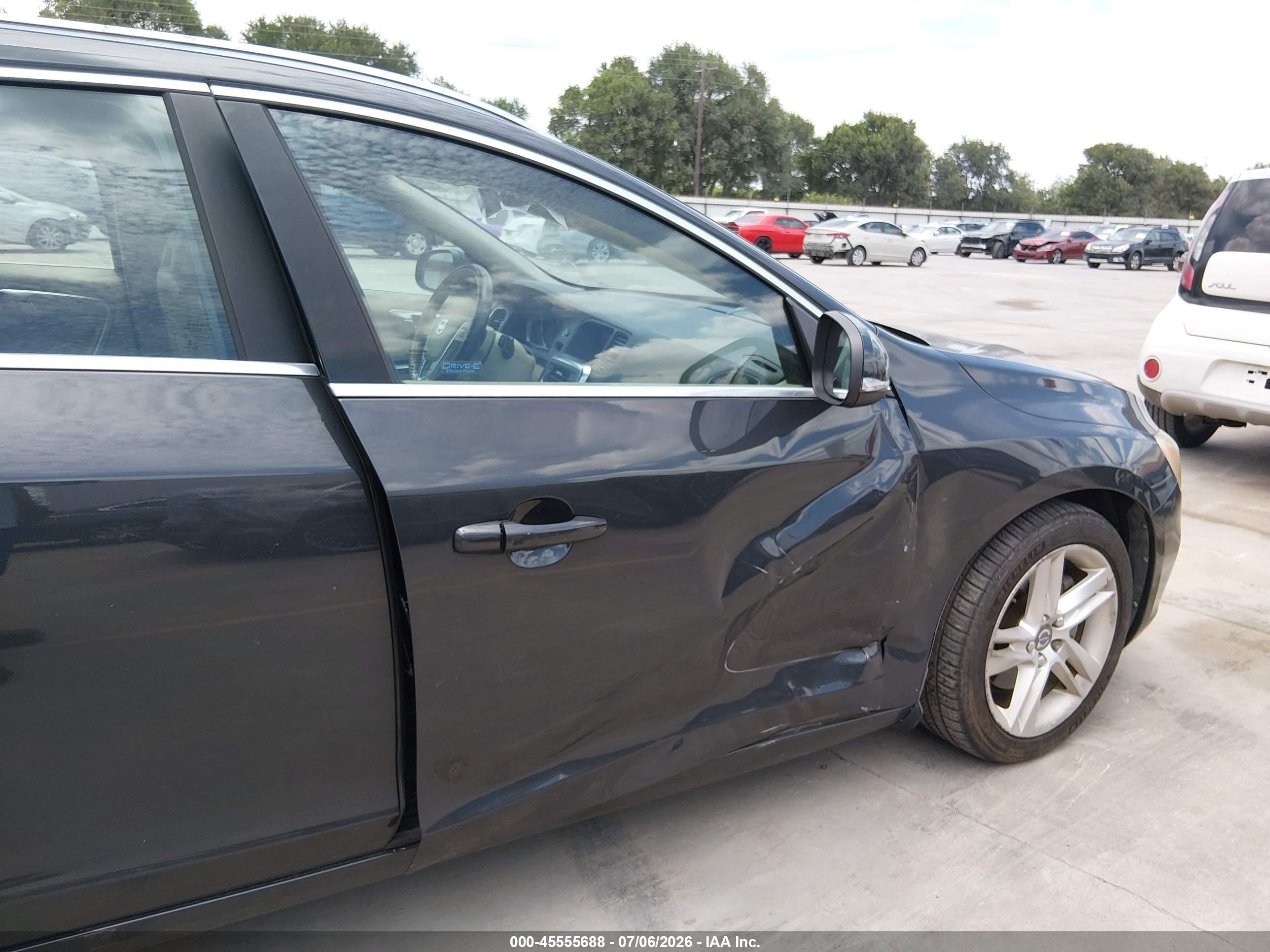 2015 Volvo V60 T5 Premier Gray vin: YV140MEK1F1251979