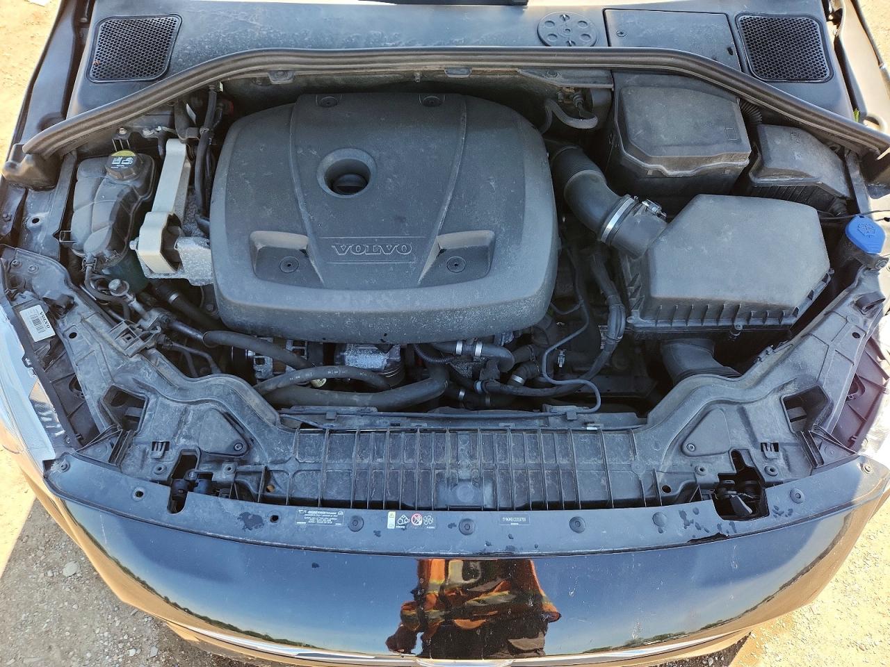 2016 Volvo V60 T5 Premier Black vin: YV140MEK2G1307106