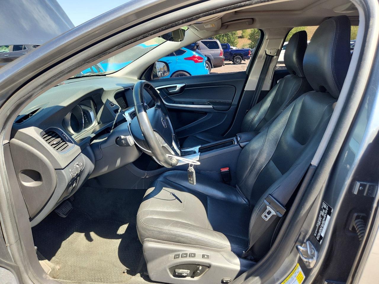 2017 Volvo V60 T5 Premier Gray vin: YV140MEK2H1332458