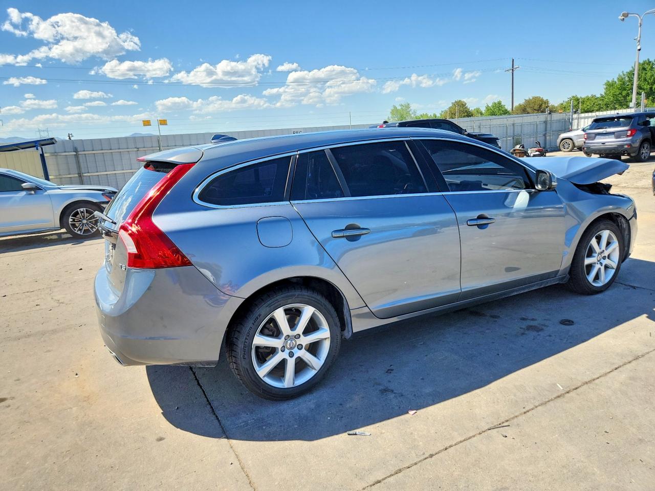 2017 Volvo V60 T5 Premier Gray vin: YV140MEK2H1332458