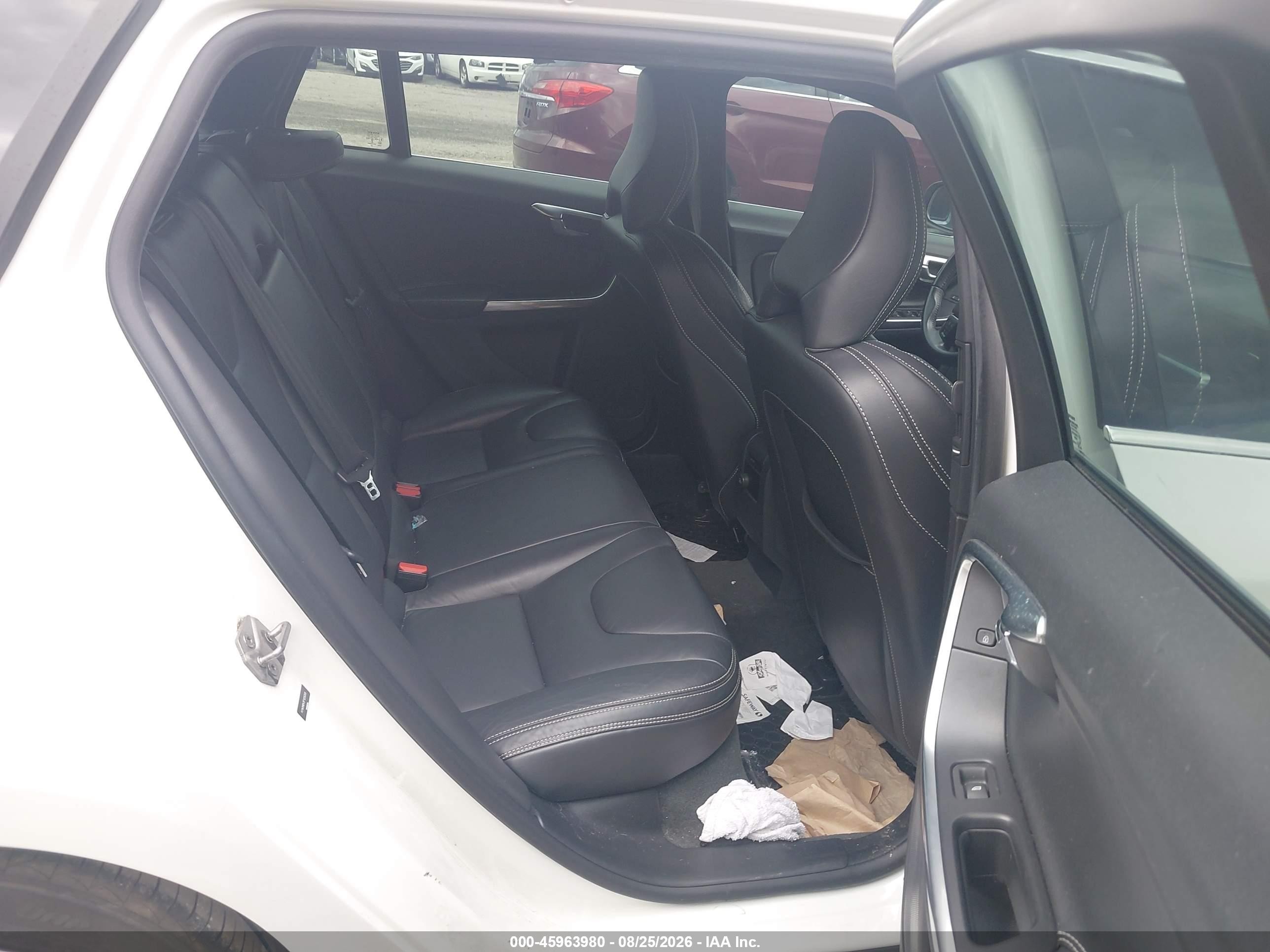2015 Volvo V60 T5 Premier White vin: YV140MEK3F1235203