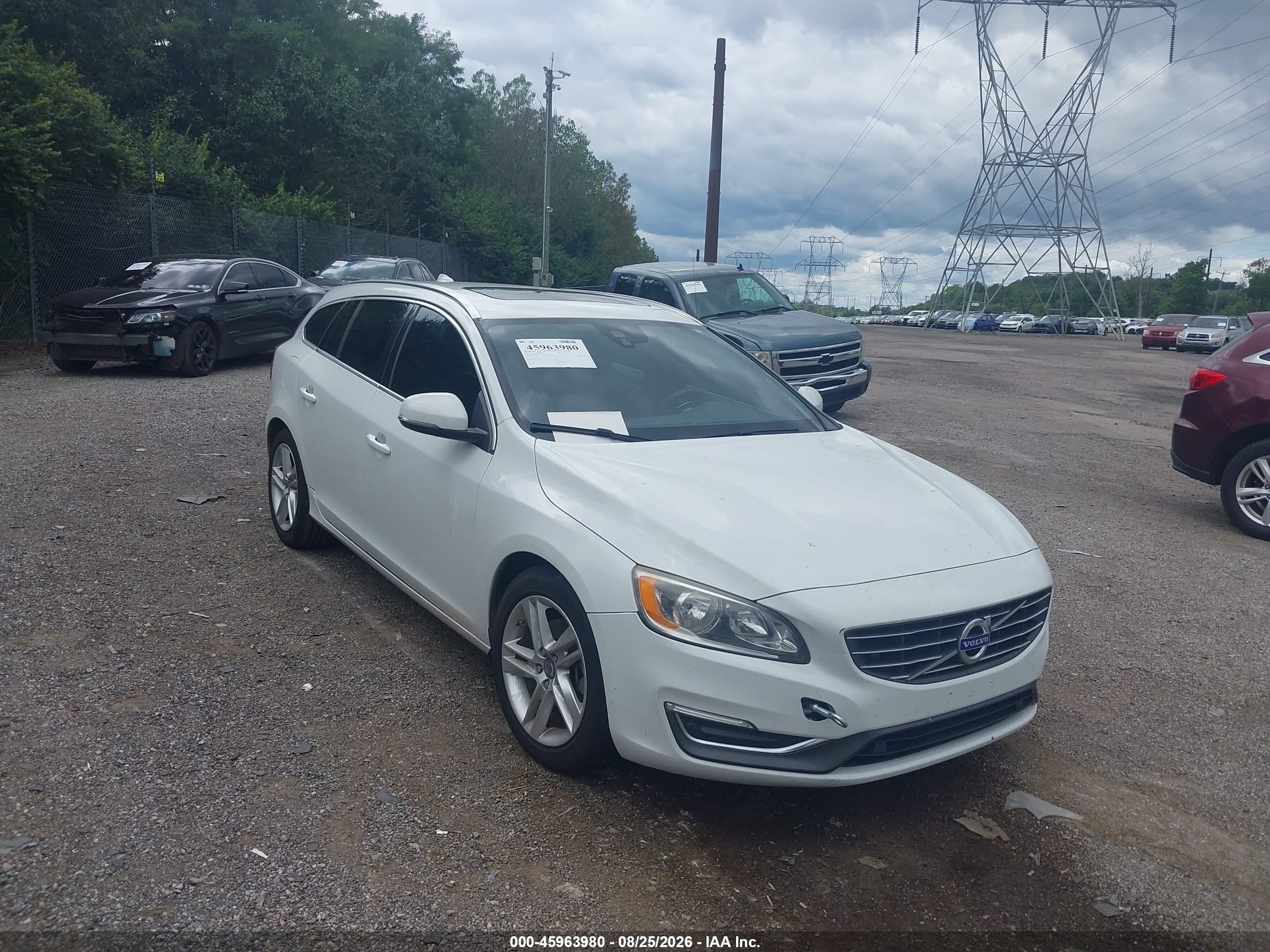 2015 Volvo V60 T5 Premier White vin: YV140MEK3F1235203
