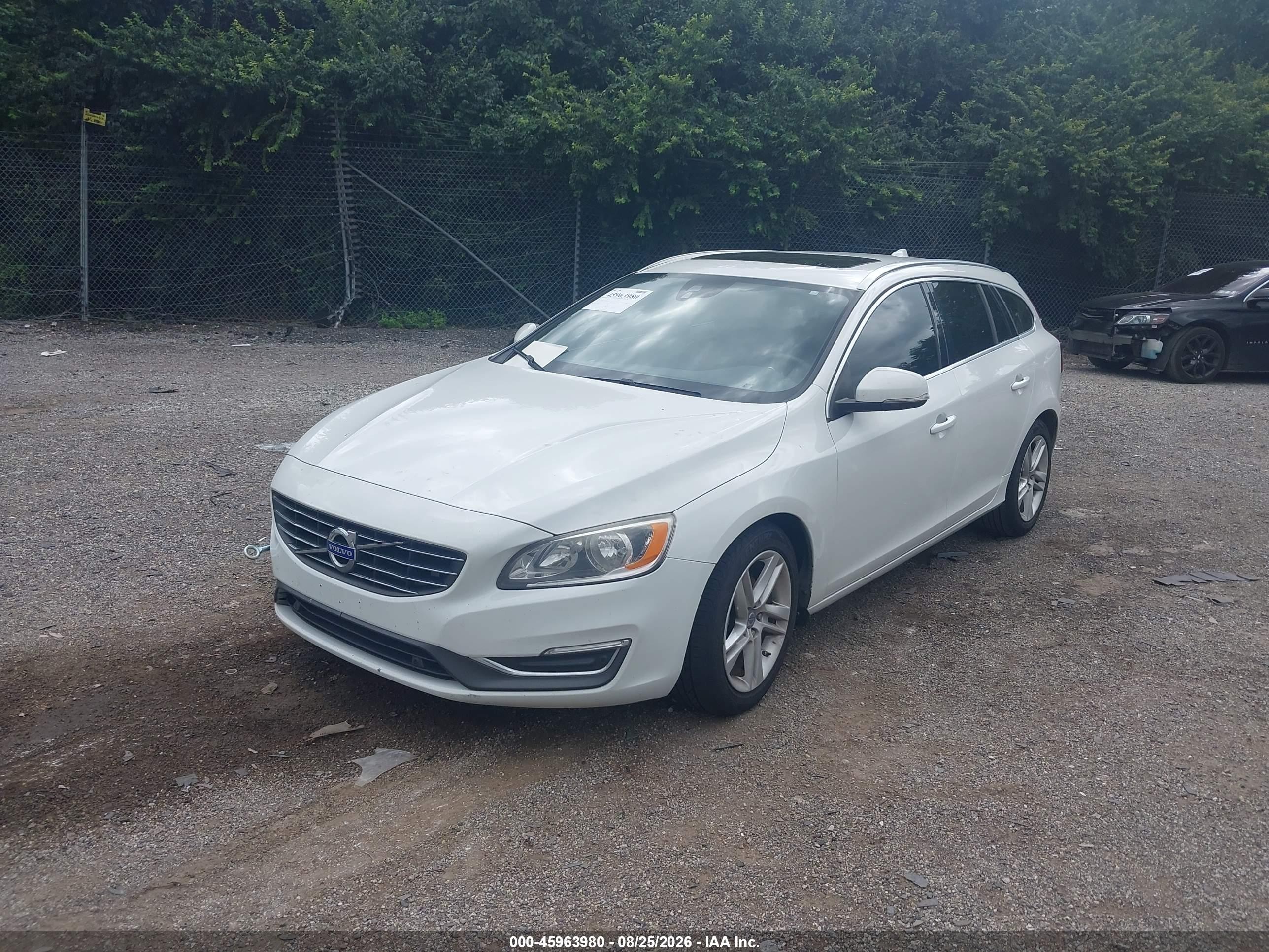 2015 Volvo V60 T5 Premier White vin: YV140MEK3F1235203