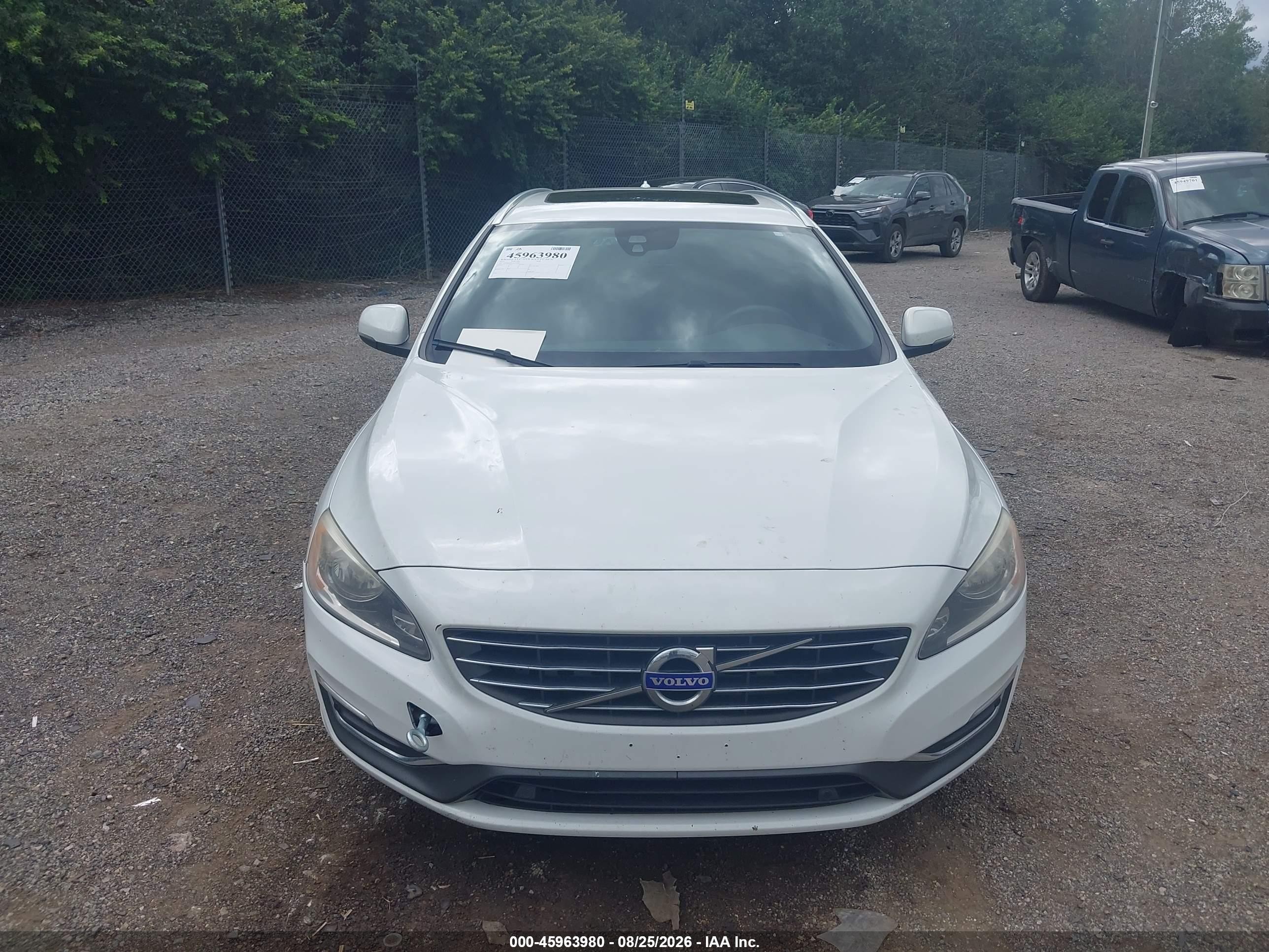 2015 Volvo V60 T5 Premier White vin: YV140MEK3F1235203