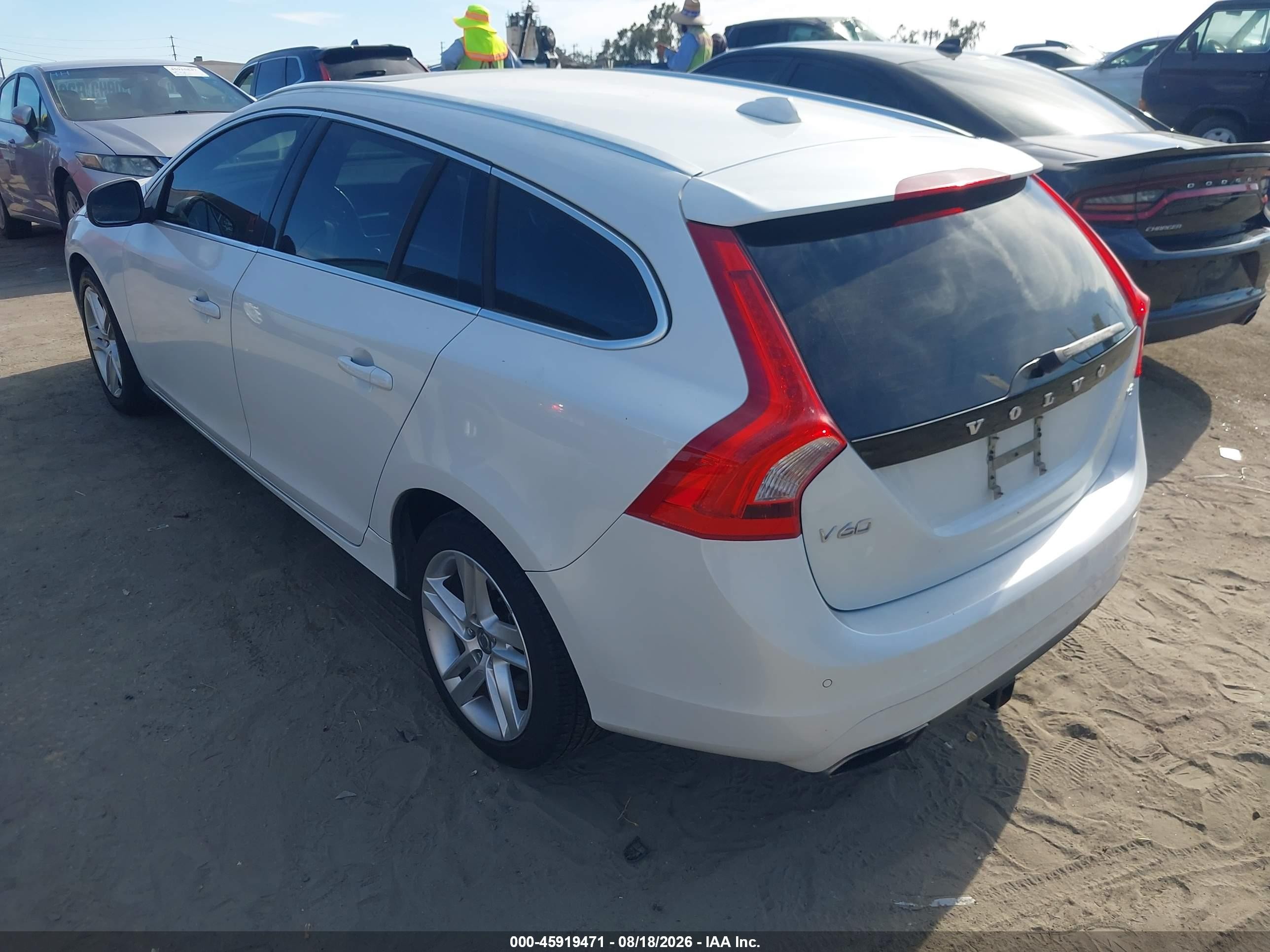 2015 Volvo V60 T5 Premier White vin: YV140MEK3F1242684