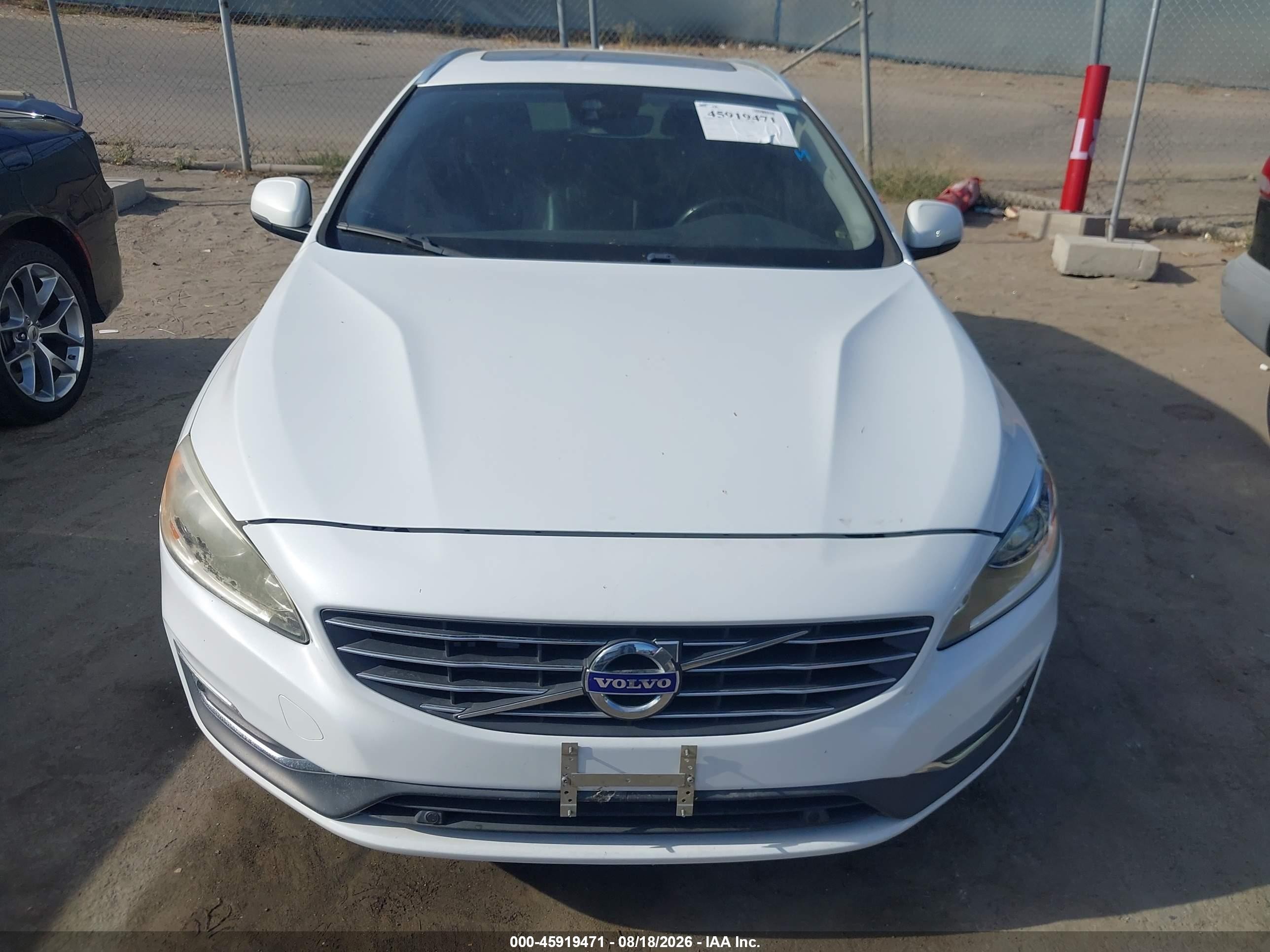 2015 Volvo V60 T5 Premier White vin: YV140MEK3F1242684