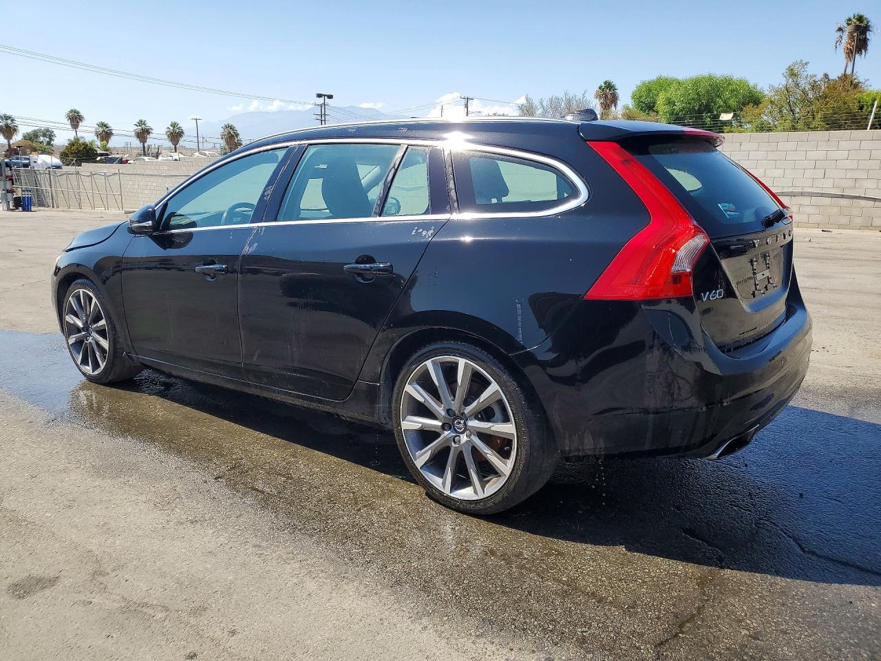 2015 Volvo V60 Premier Black vin: YV140MEK3F1259758