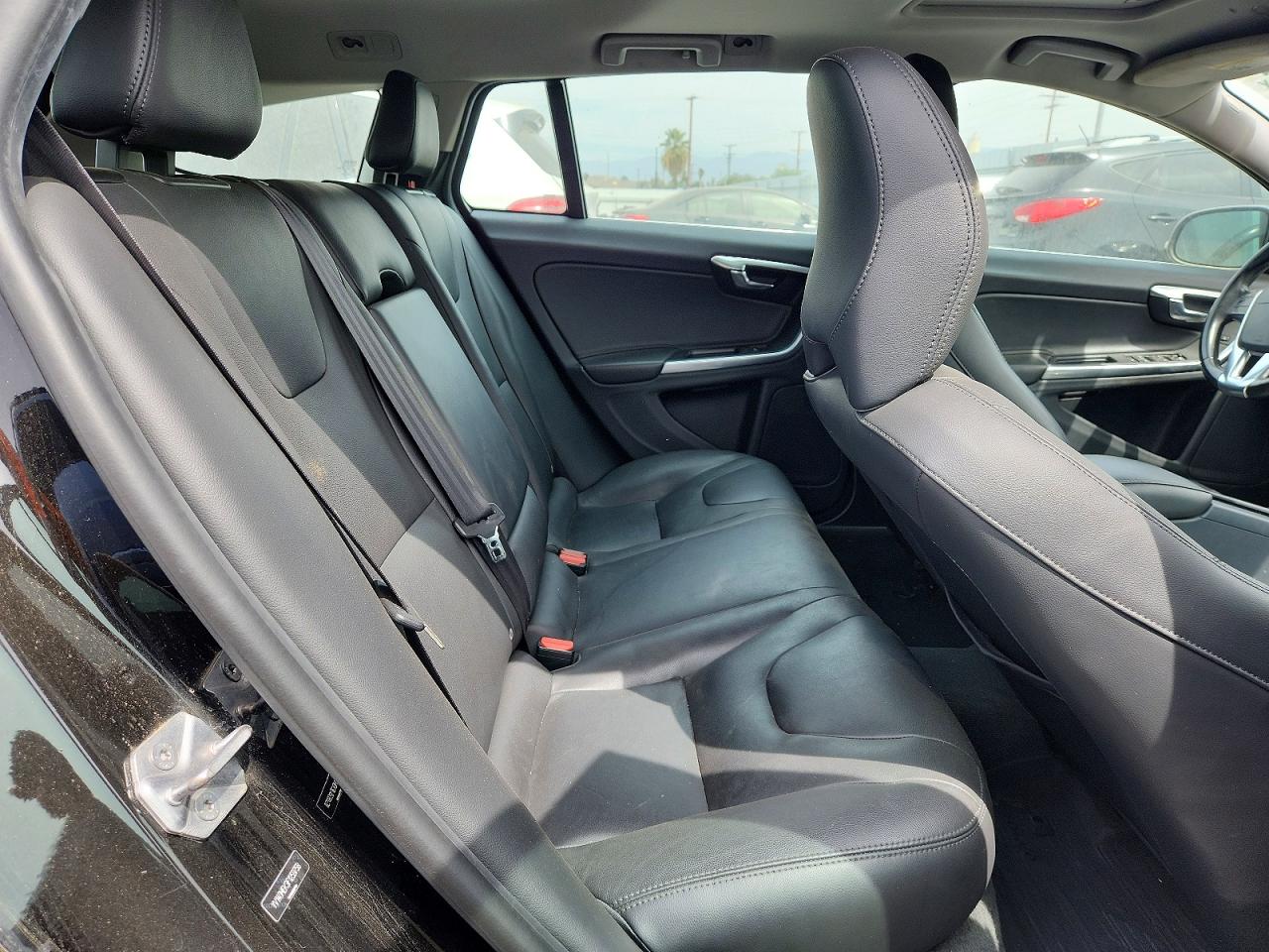 2015 Volvo V60 Premier Black vin: YV140MEK3F1259758