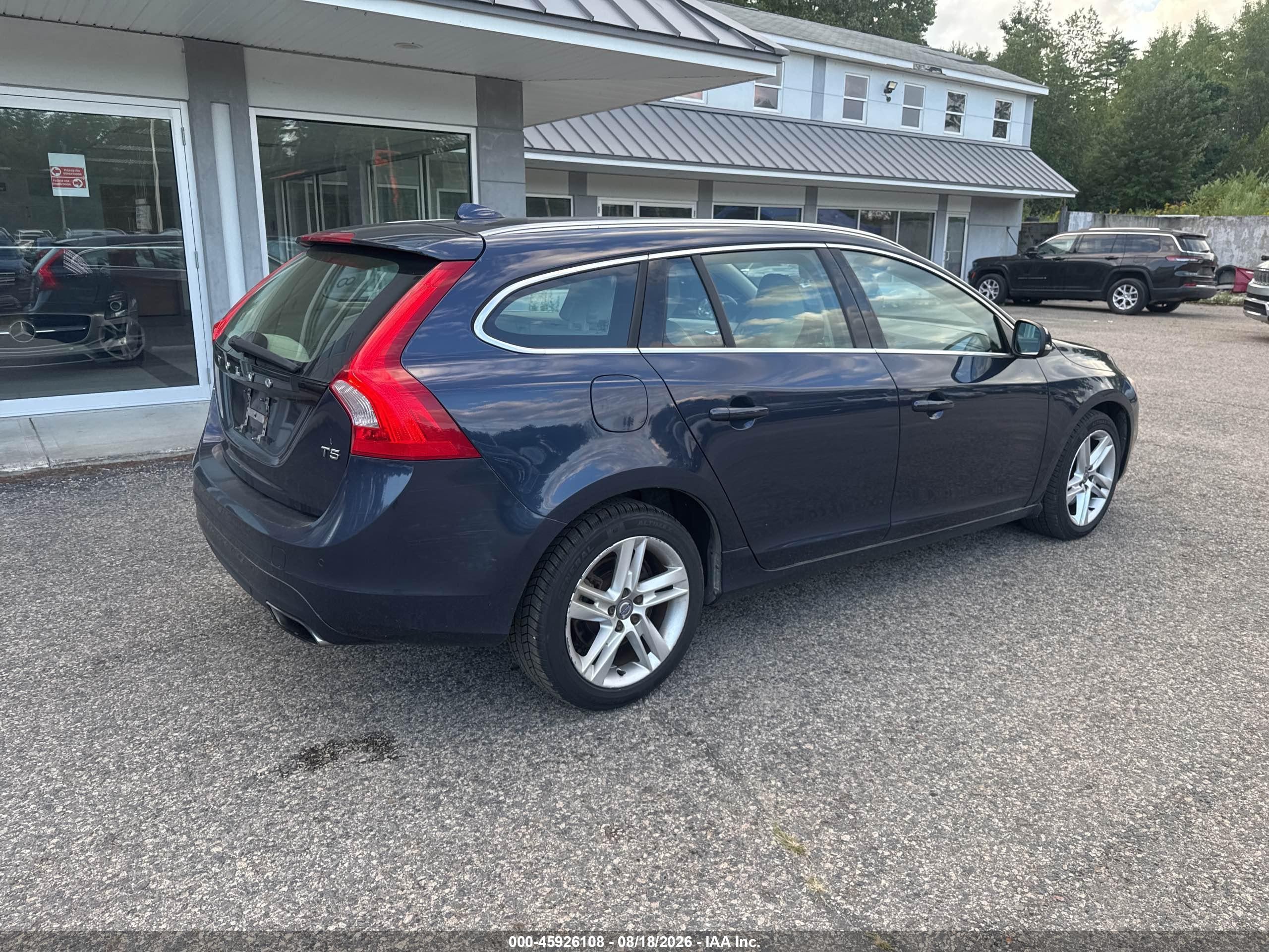 2015 Volvo V60 T5 Premier Blue vin: YV140MEK6F1254733