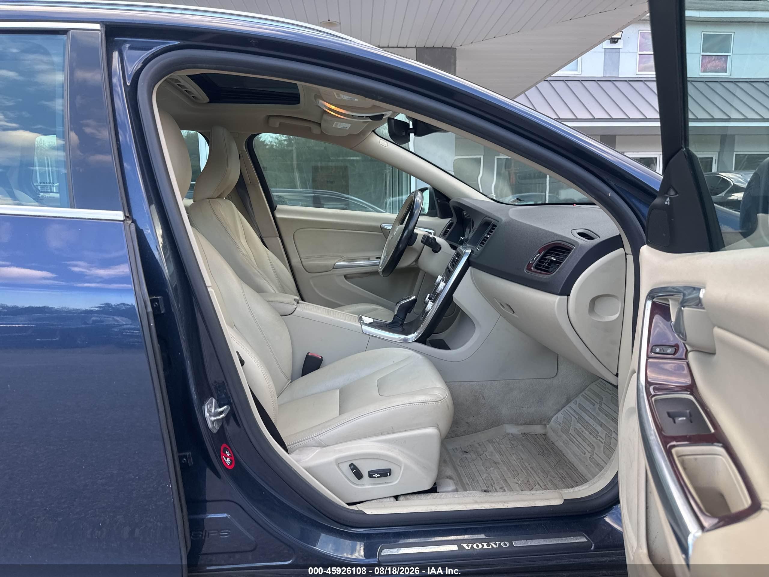 2015 Volvo V60 T5 Premier Blue vin: YV140MEK6F1254733