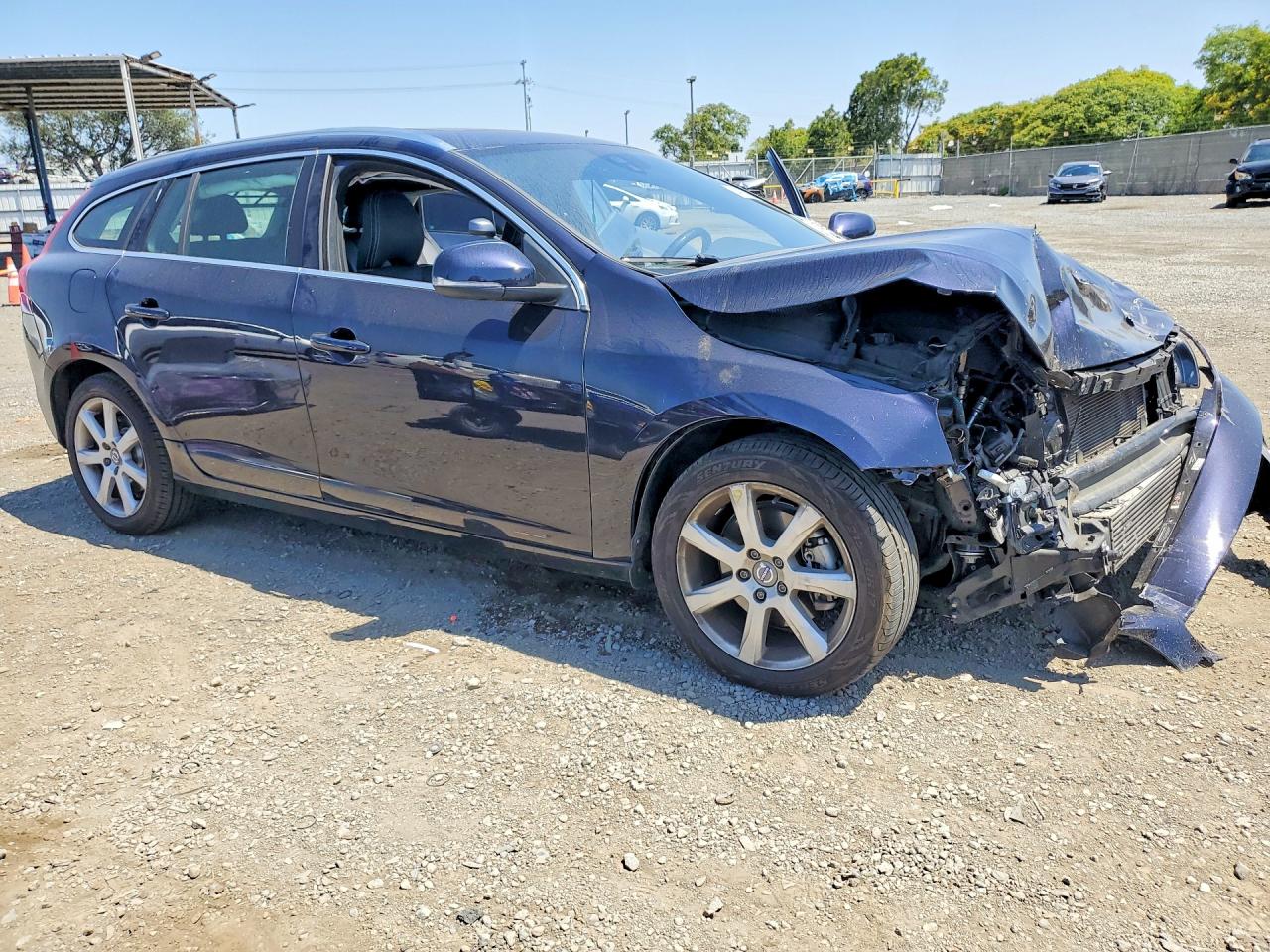 2017 Volvo V60 T5 Premier Синий vin: YV140MEK6H1368105