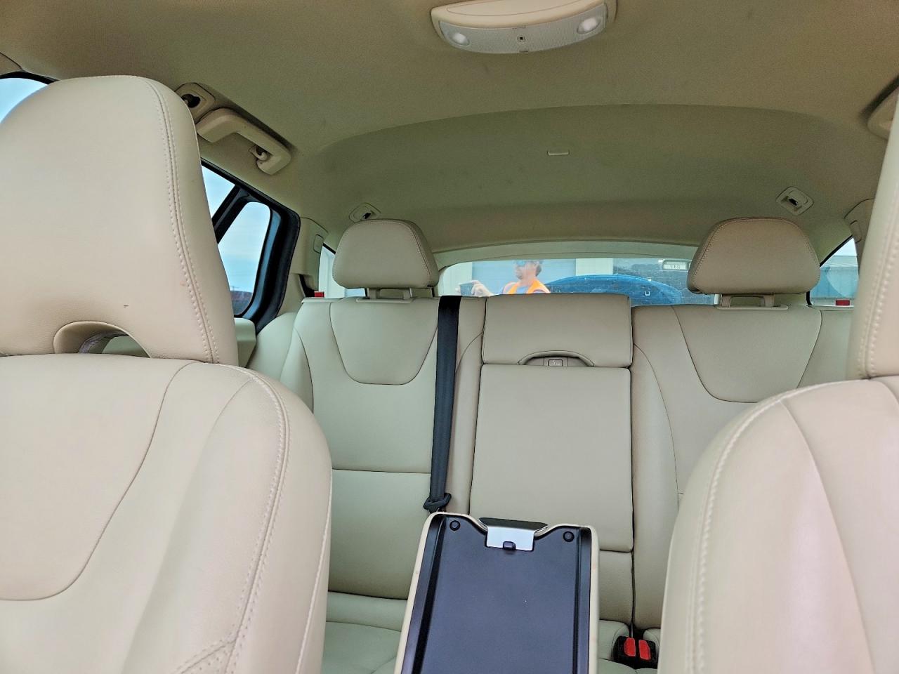 2015 Volvo V60 Premier White vin: YV140MEK7F1258712
