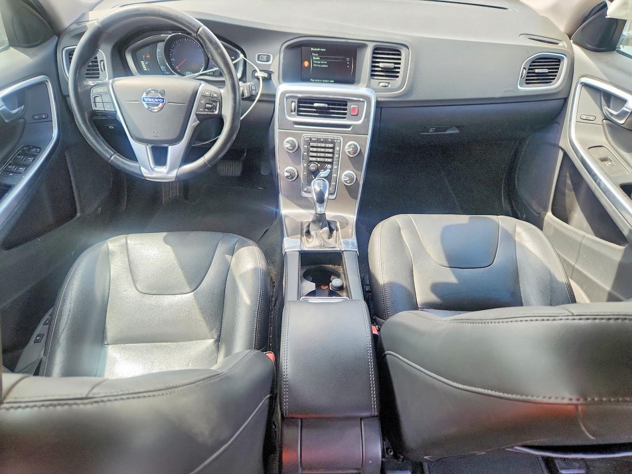 2016 Volvo V60 T5 Premier Silver vin: YV140MEK7G1300751
