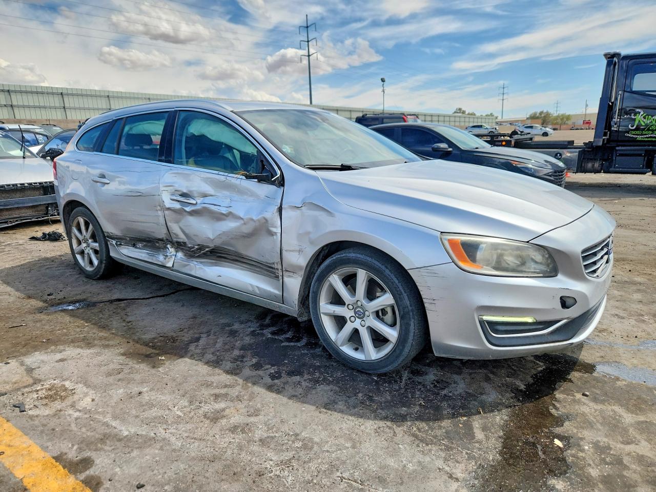 2016 Volvo V60 T5 Premier Silver vin: YV140MEK7G1300751