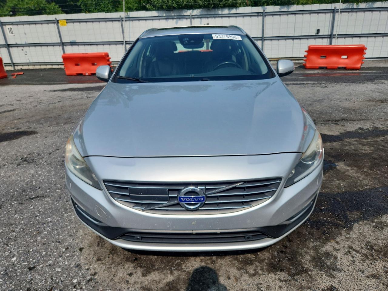 2015 Volvo V60 Platinum Silver vin: YV140MEM0F1260657