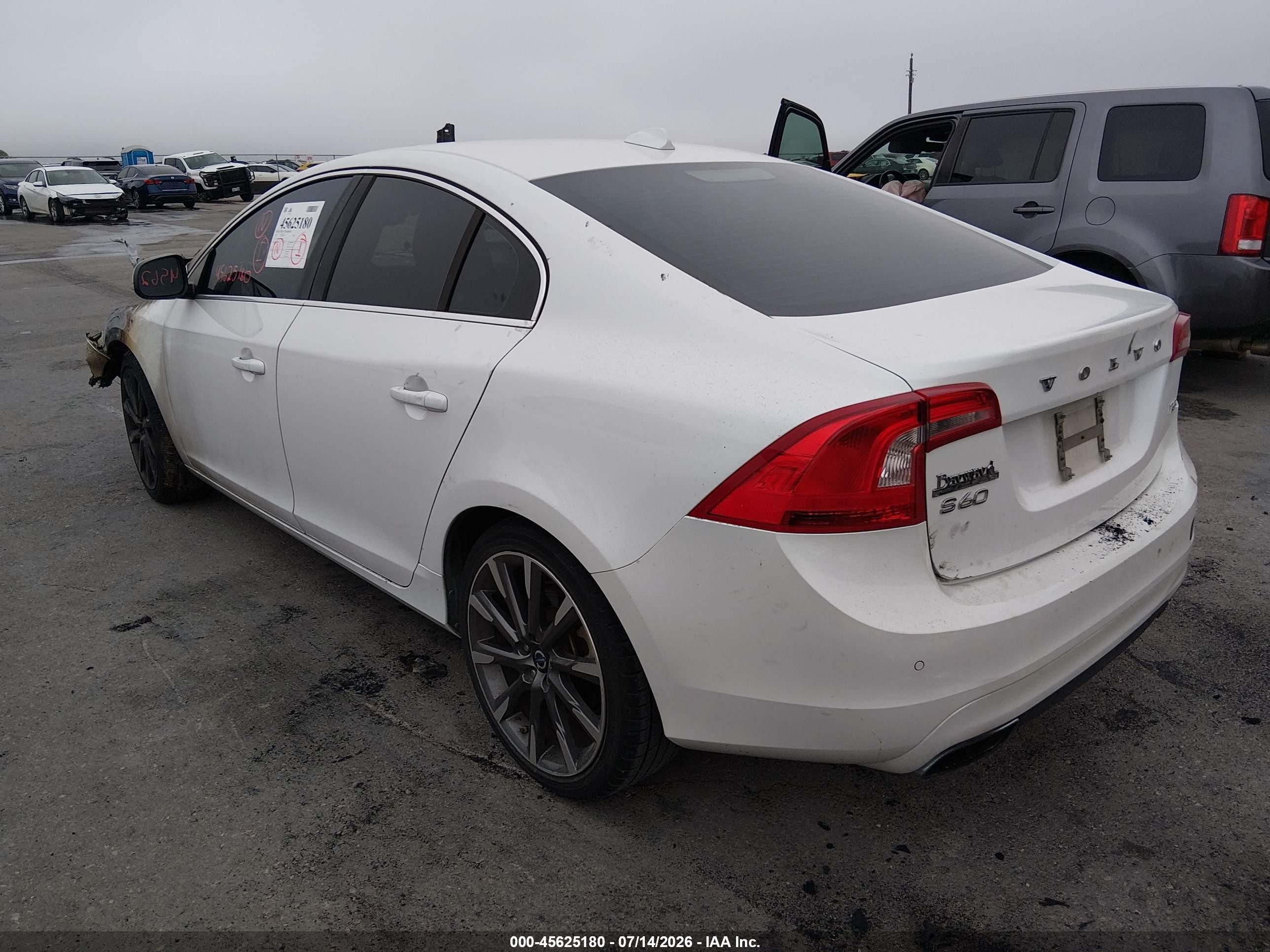 2015 Volvo S60 T5 Premier White vin: YV140MFB0F1300622