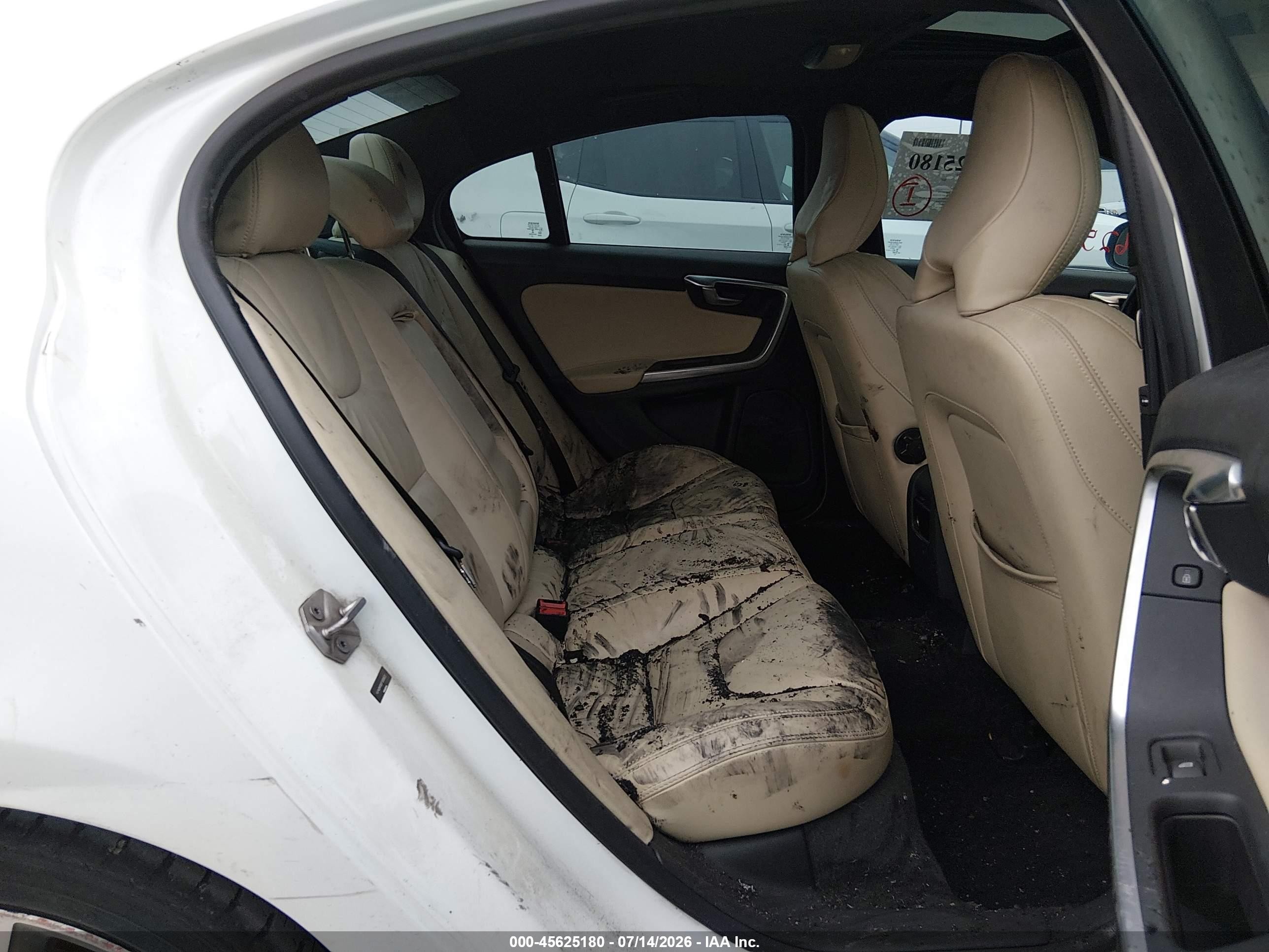 2015 Volvo S60 T5 Premier White vin: YV140MFB0F1300622