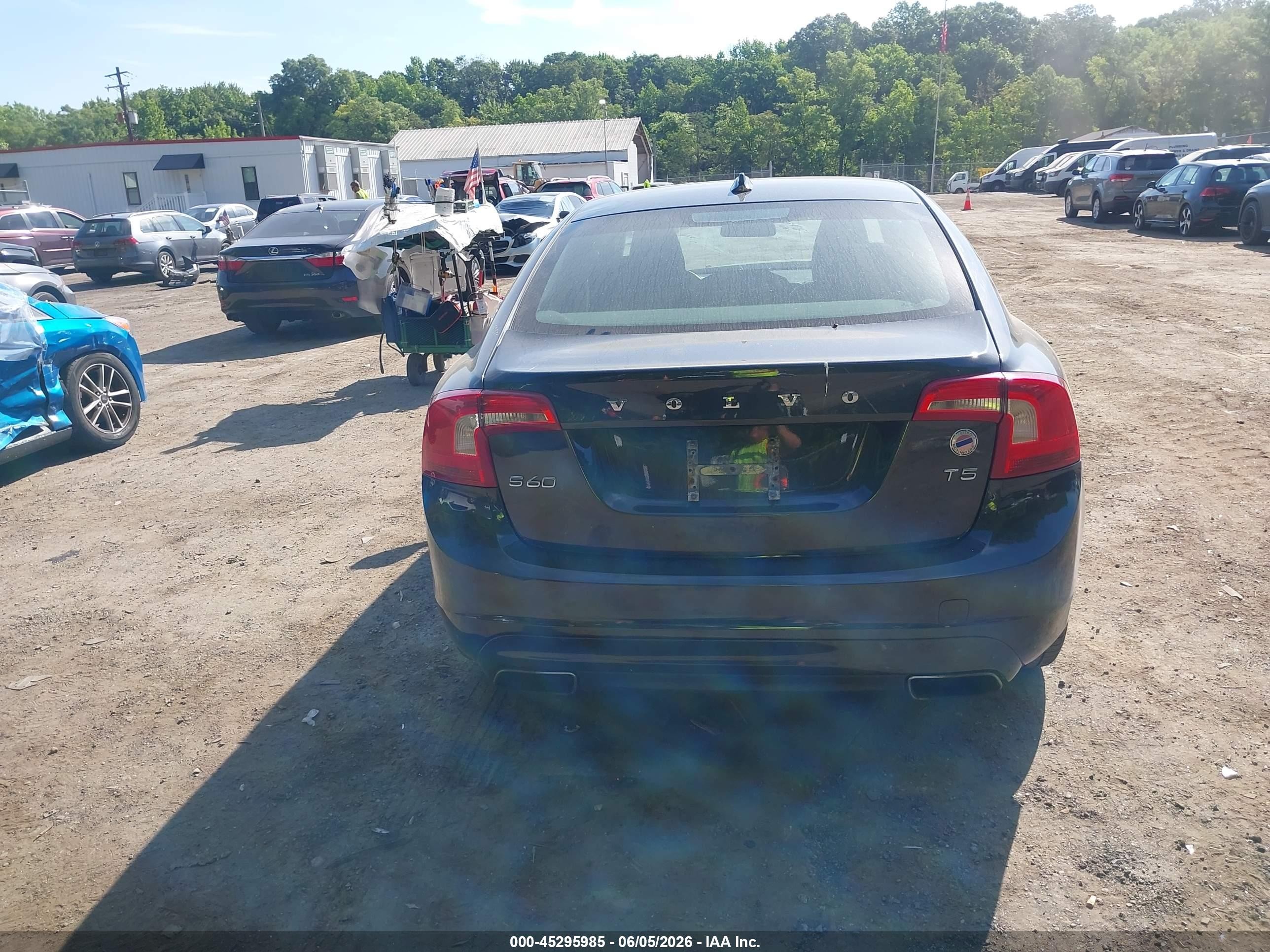 2015 Volvo S60 T5 Premier Gray vin: YV140MFB1F1306199