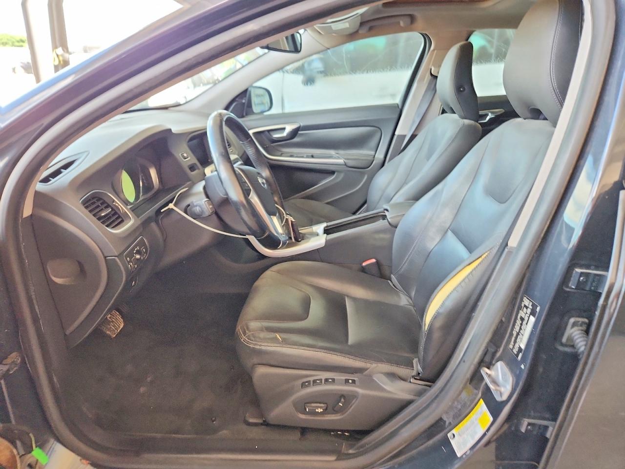 2015 Volvo S60 Premier Угольный vin: YV140MFB2F1306065