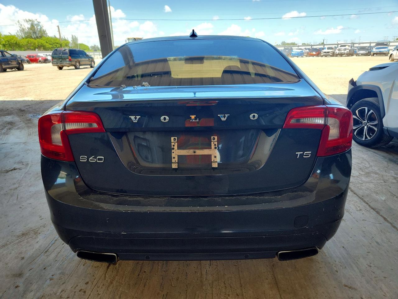 2015 Volvo S60 Premier Угольный vin: YV140MFB2F1306065