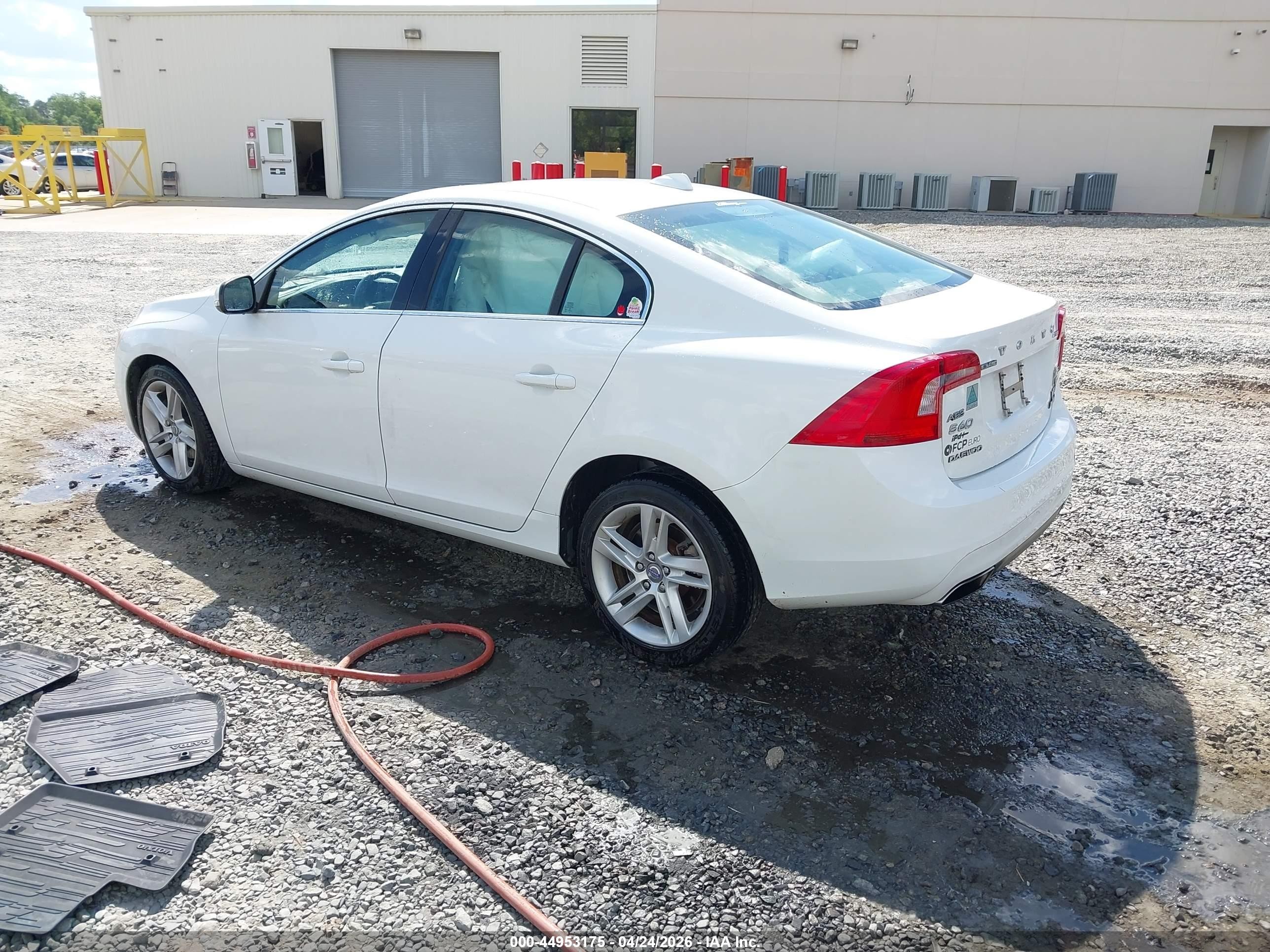 2015 Volvo S60 T5 Premier White vin: YV140MFB2F1309841