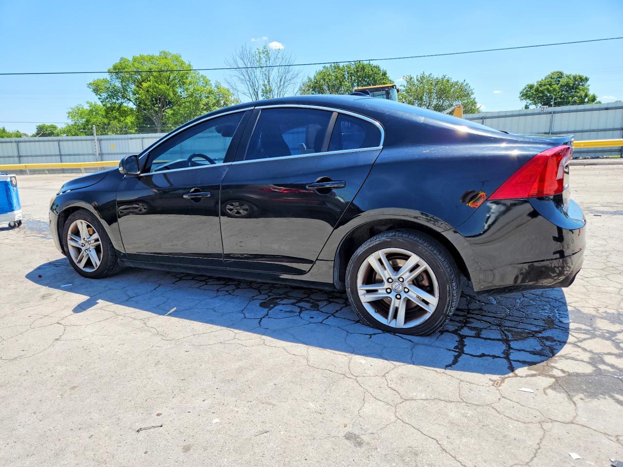 2015 Volvo S60 Premier Black vin: YV140MFB5F1309025
