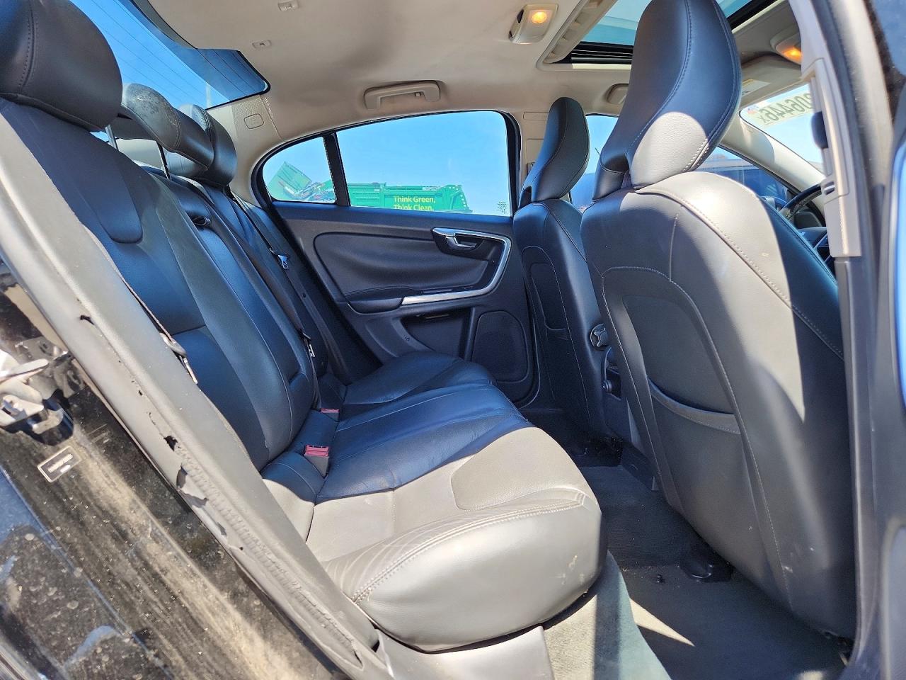 2015 Volvo S60 Premier Black vin: YV140MFB5F1309025