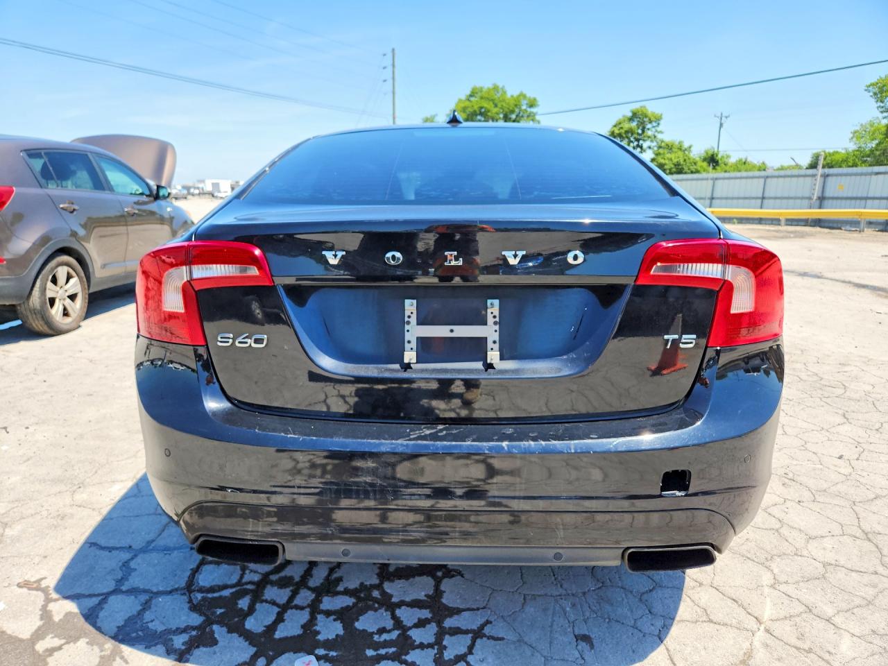 2015 Volvo S60 Premier Black vin: YV140MFB5F1309025