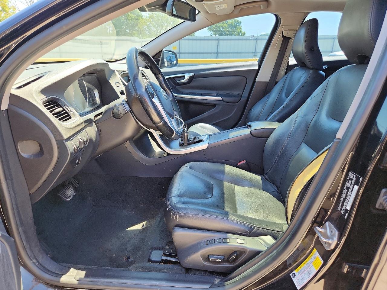 2015 Volvo S60 Premier Black vin: YV140MFB5F1309025