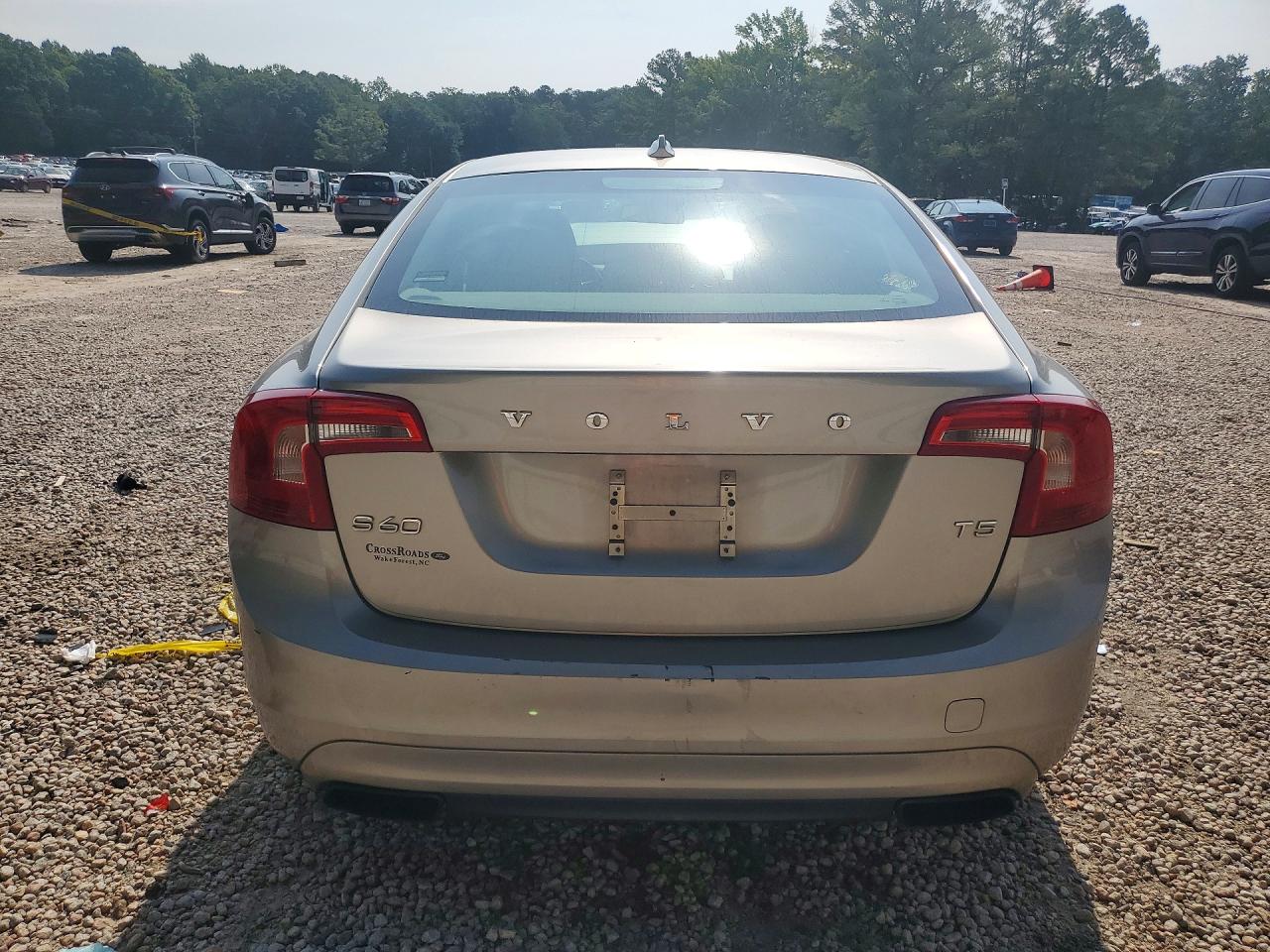 2015 Volvo S60 Premier Бежевый vin: YV140MFB7F1314615