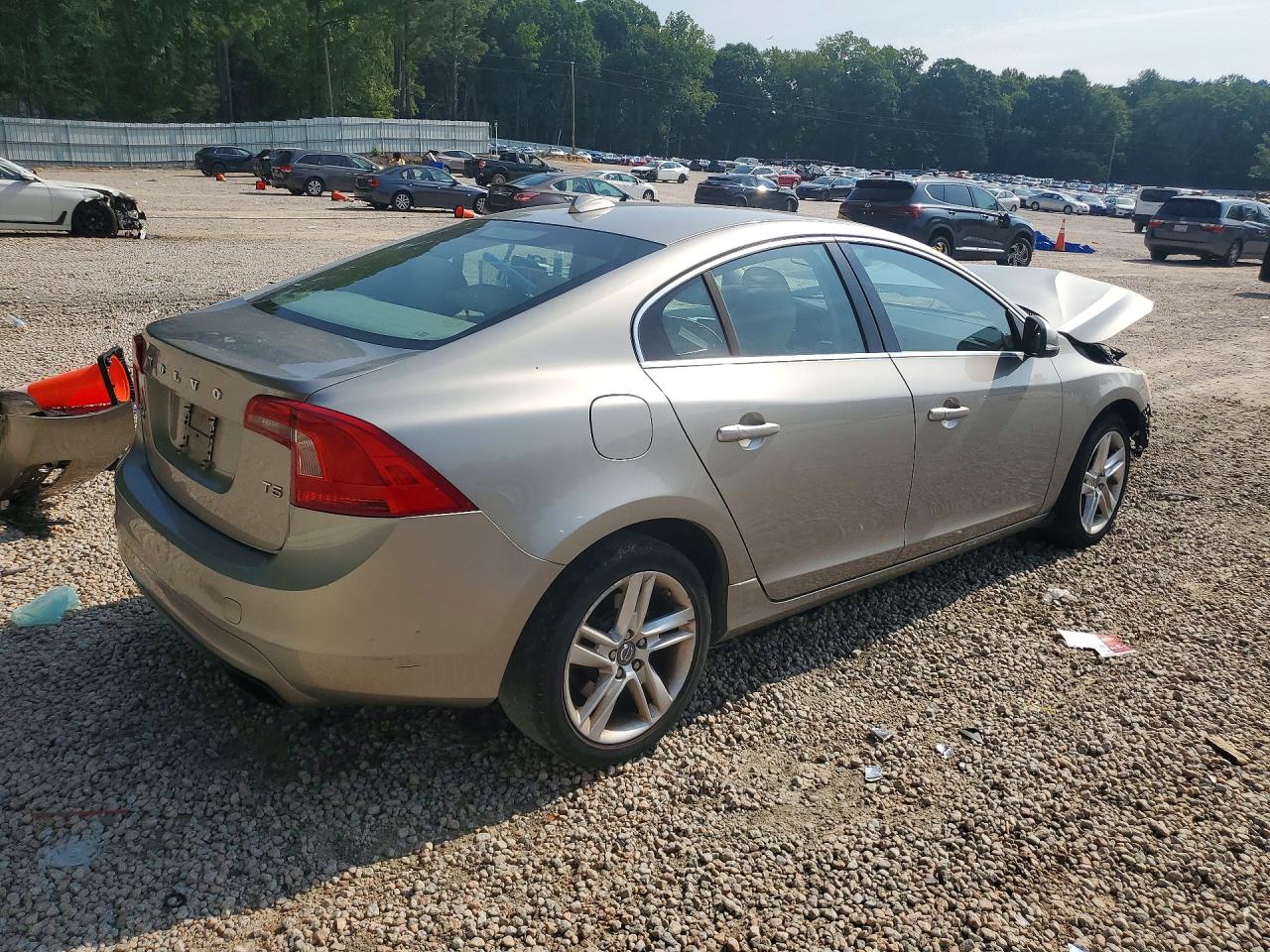 2015 Volvo S60 Premier Бежевый vin: YV140MFB7F1314615