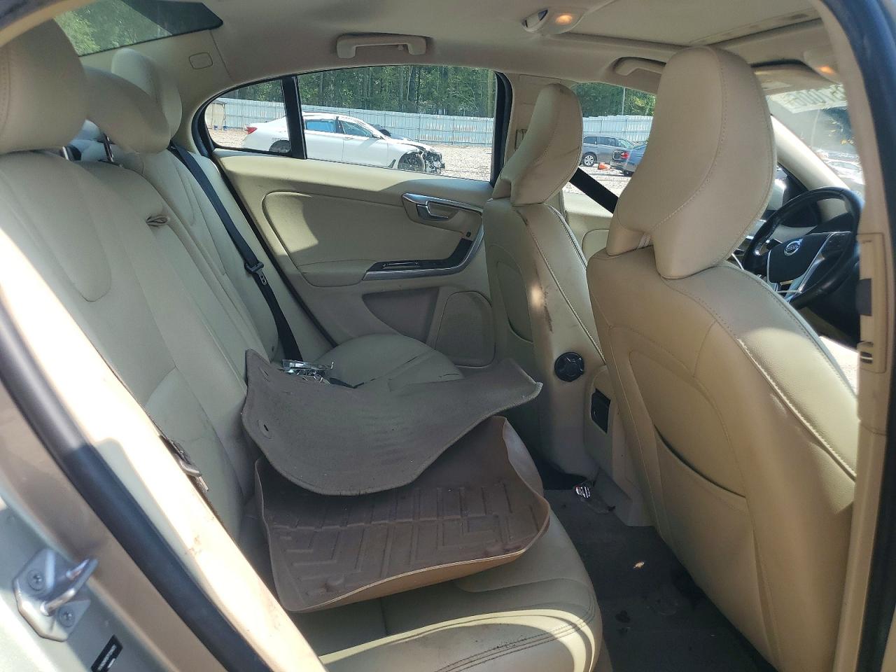 2015 Volvo S60 Premier Бежевый vin: YV140MFB7F1314615