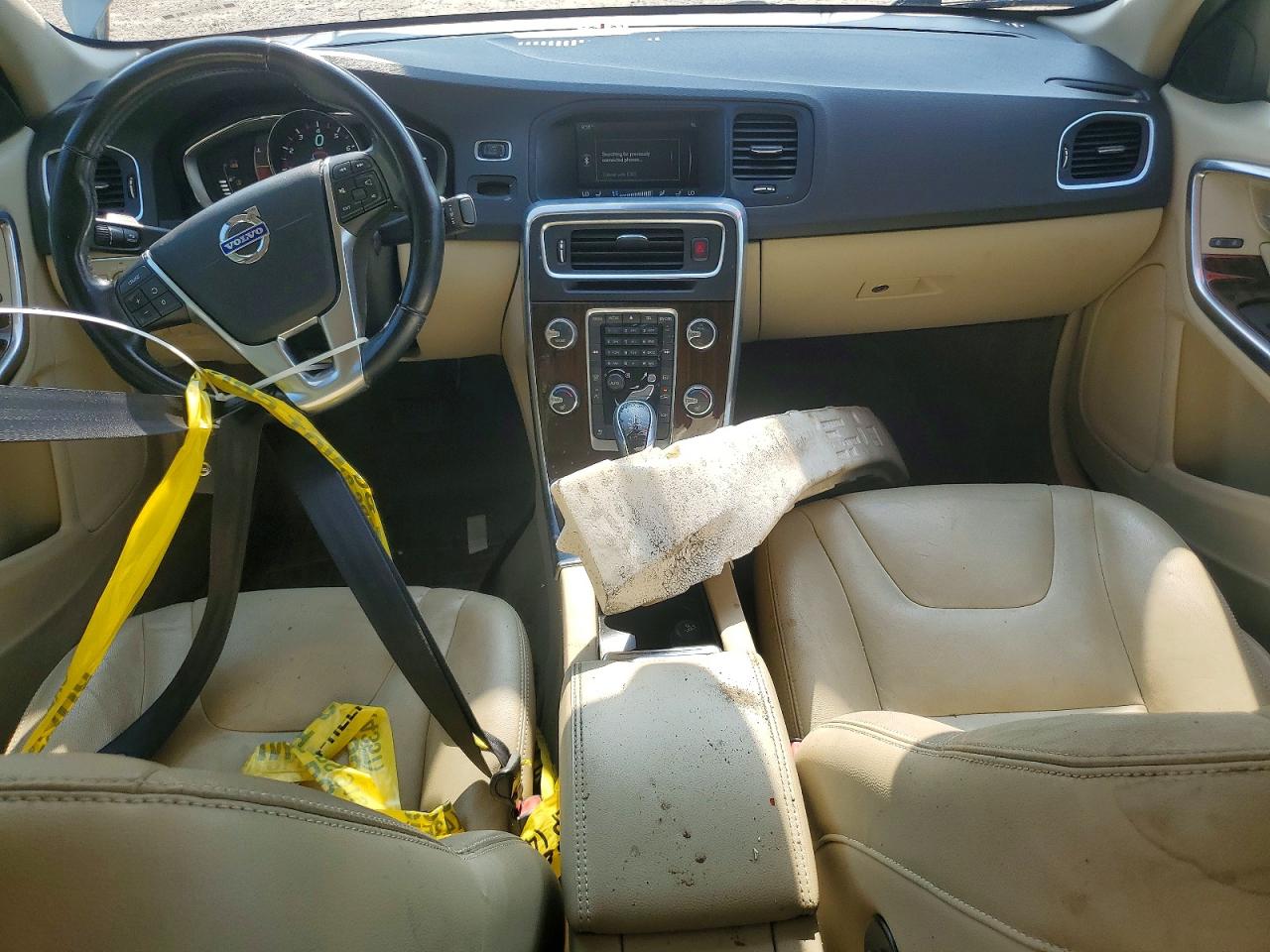 2015 Volvo S60 Premier Бежевый vin: YV140MFB7F1314615