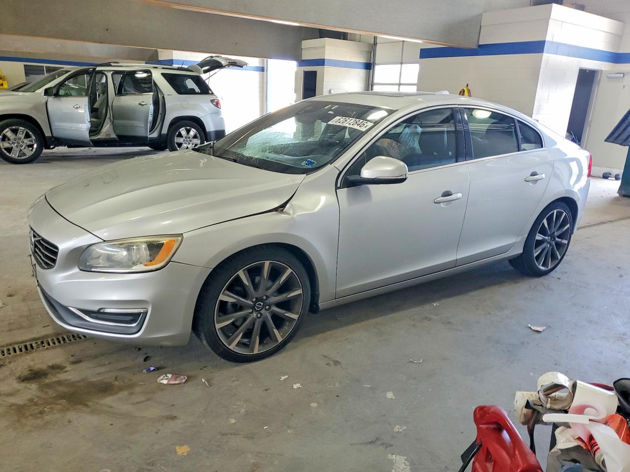 2015 Volvo S60 Premier Silver vin: YV140MFB9F1299809
