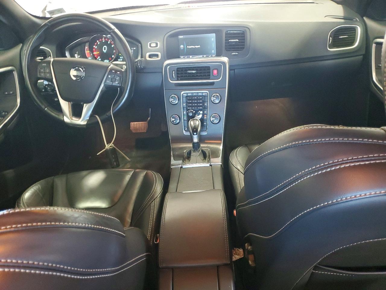 2015 Volvo S60 Premier Silver vin: YV140MFB9F1299809