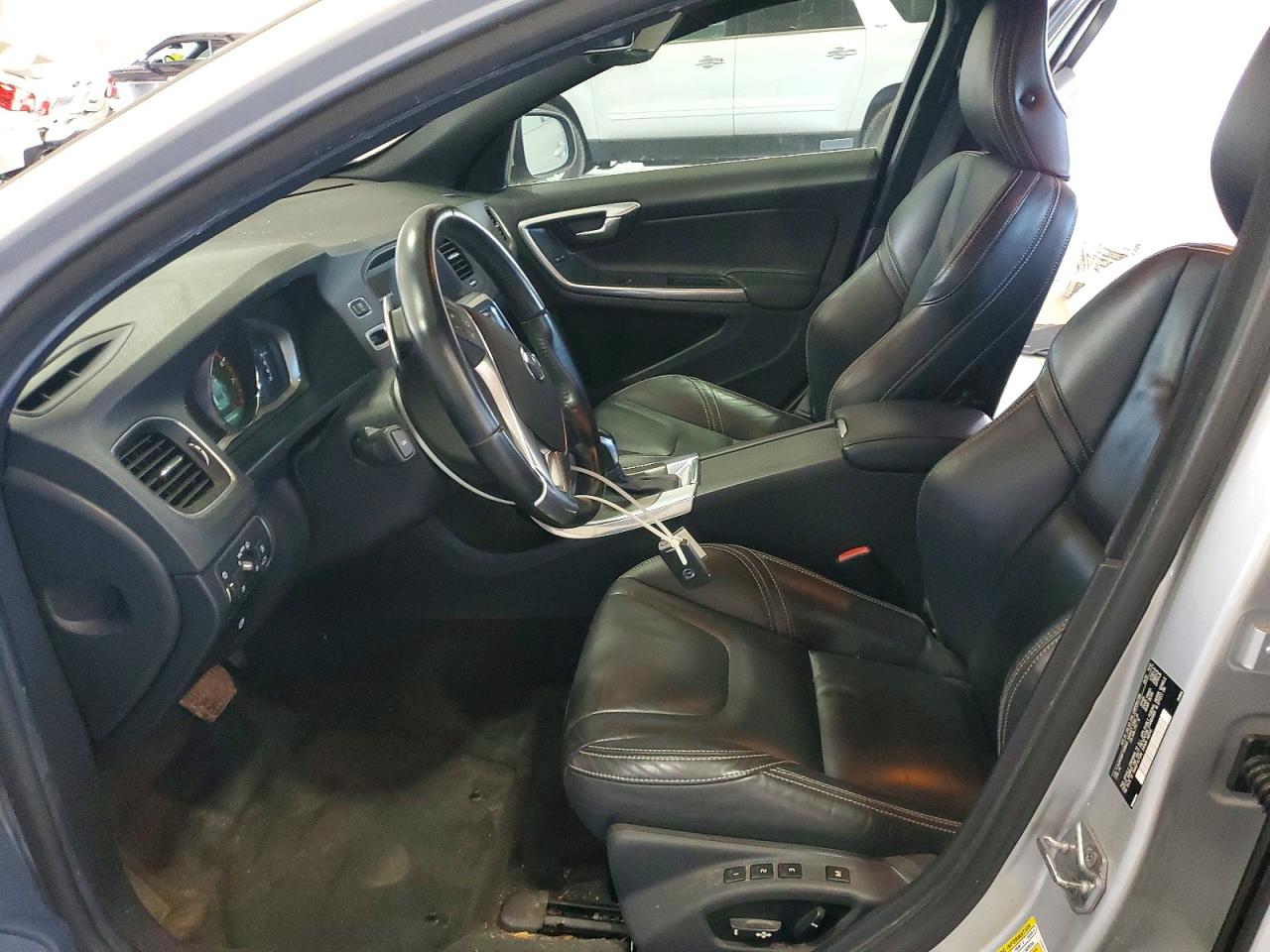 2015 Volvo S60 Premier Silver vin: YV140MFB9F1299809