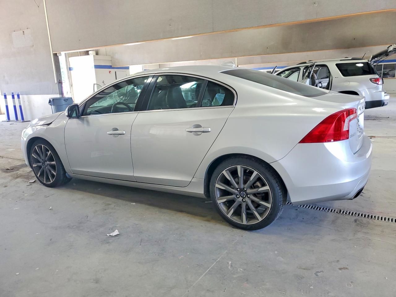 2015 Volvo S60 Premier Silver vin: YV140MFB9F1299809