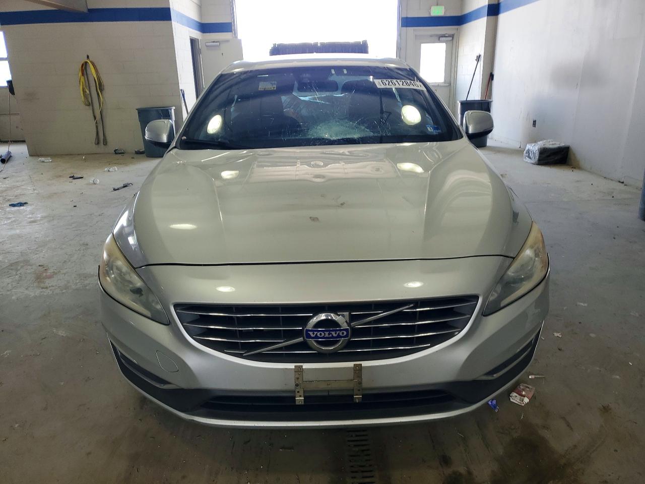 2015 Volvo S60 Premier Silver vin: YV140MFB9F1299809