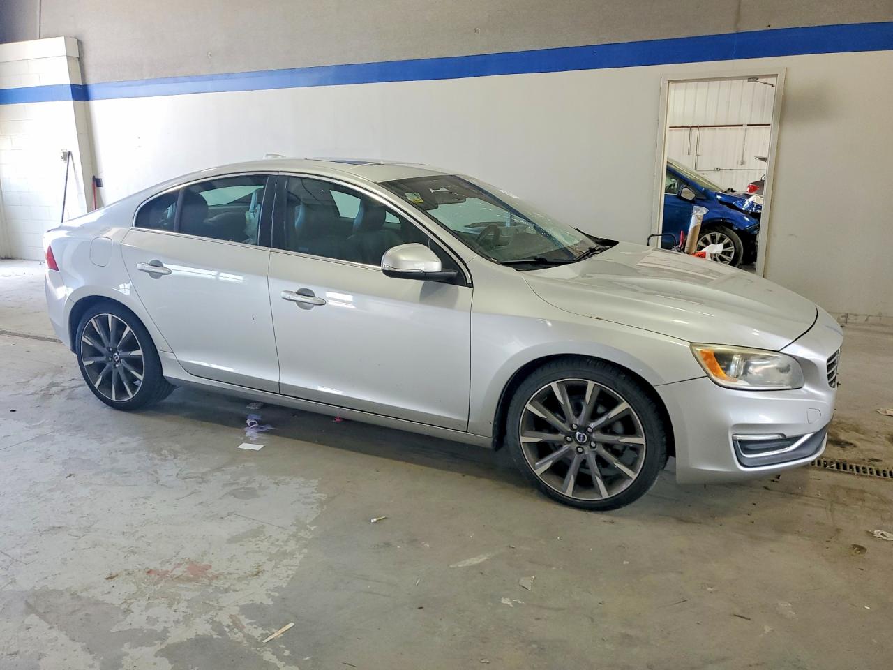 2015 Volvo S60 Premier Silver vin: YV140MFB9F1299809