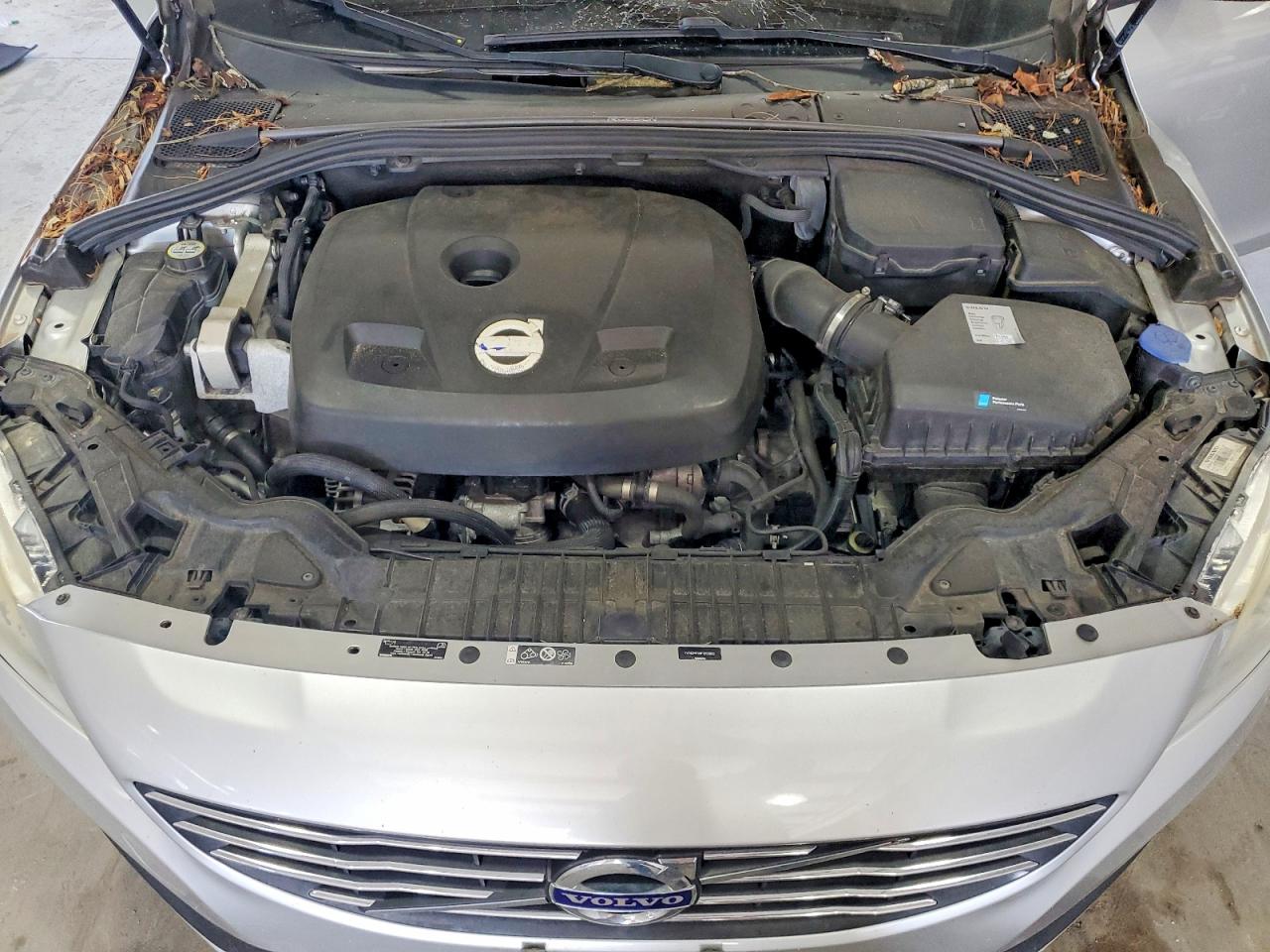 2015 Volvo S60 Premier Silver vin: YV140MFB9F1299809