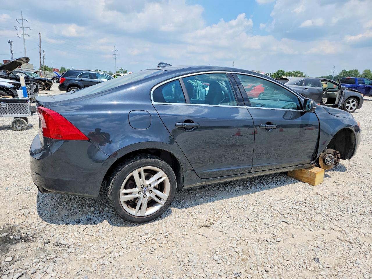 2015 Volvo S60 Premier Черный vin: YV140MFB9F2316165