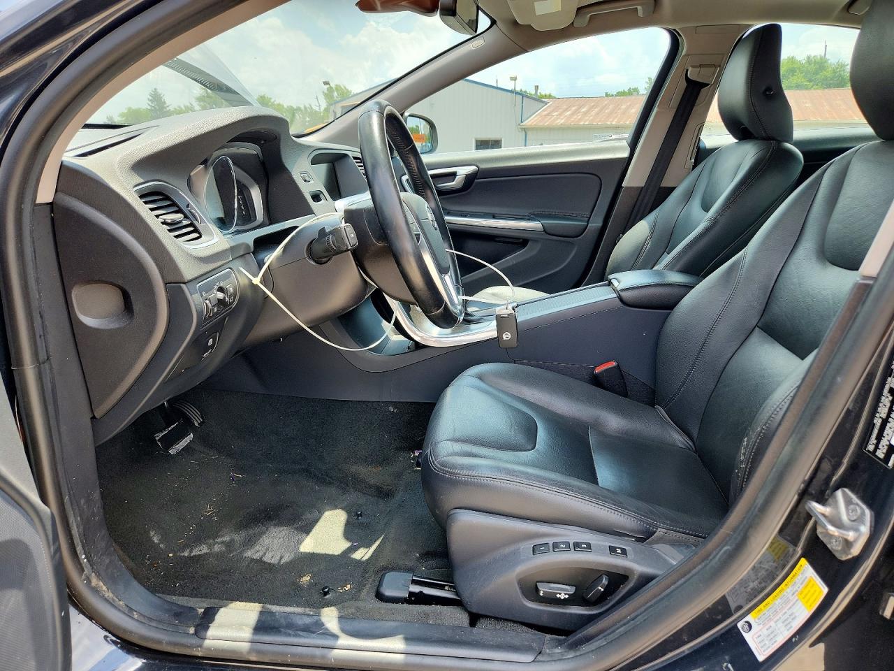 2015 Volvo S60 Premier Черный vin: YV140MFB9F2316165