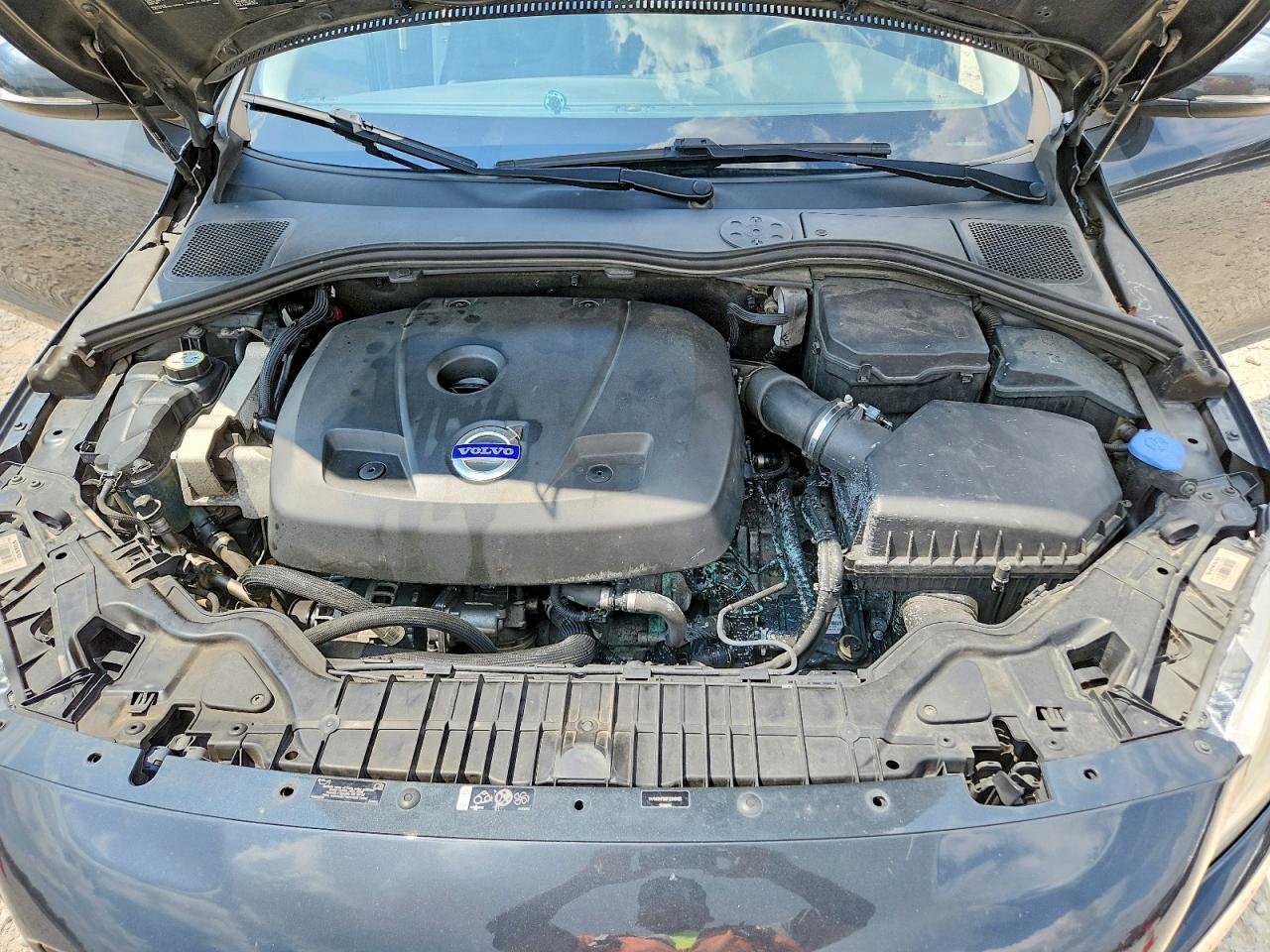 2015 Volvo S60 Premier Черный vin: YV140MFB9F2316165
