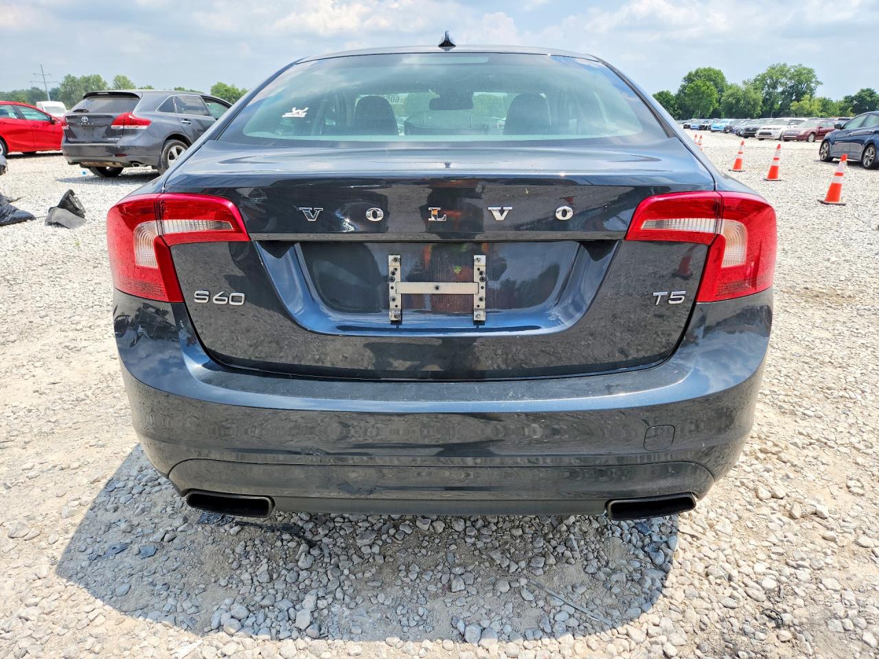 2015 Volvo S60 Premier Черный vin: YV140MFB9F2316165