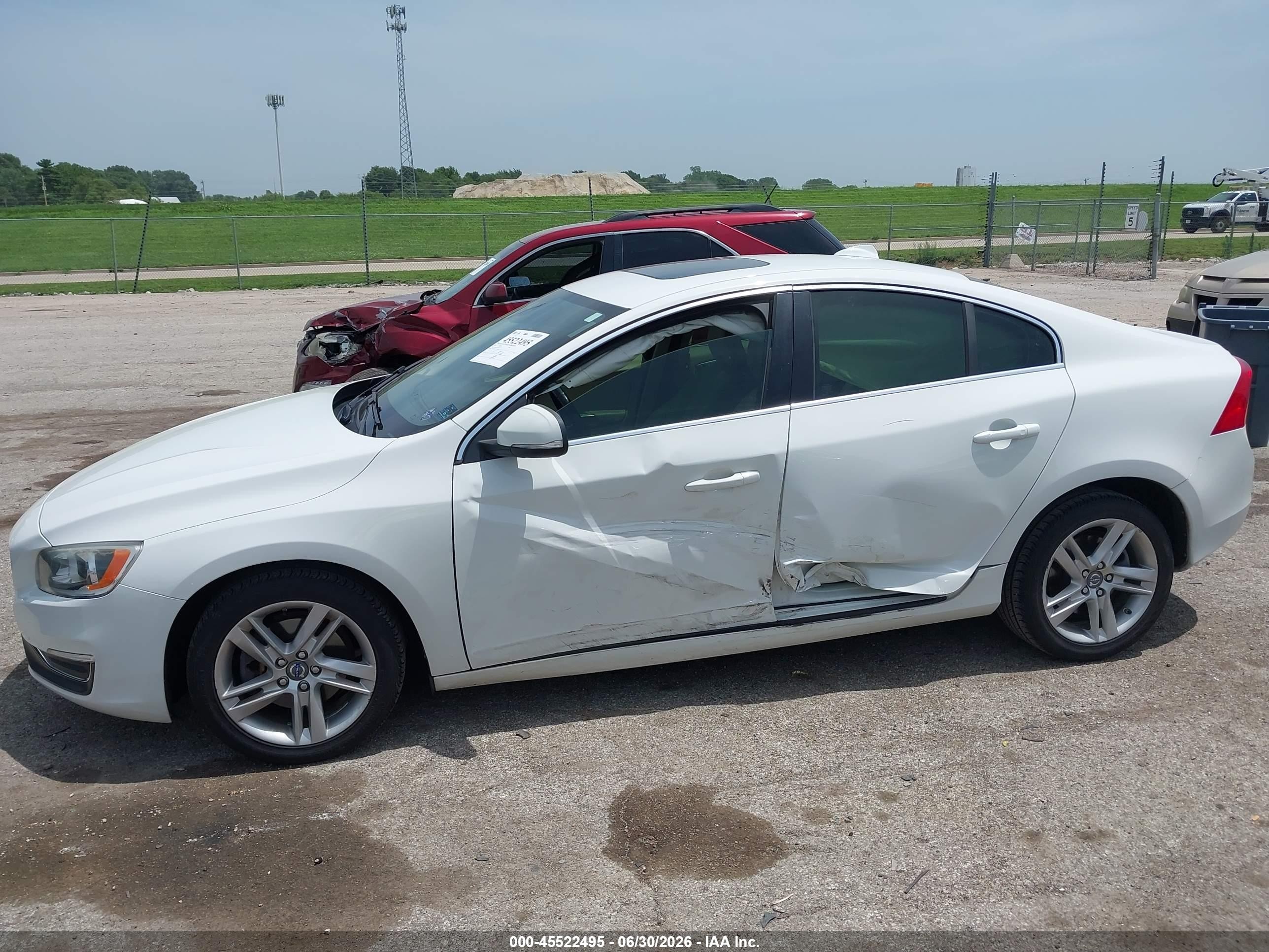 2015 Volvo S60 T5 Premier Plus White vin: YV140MFC1F1311623