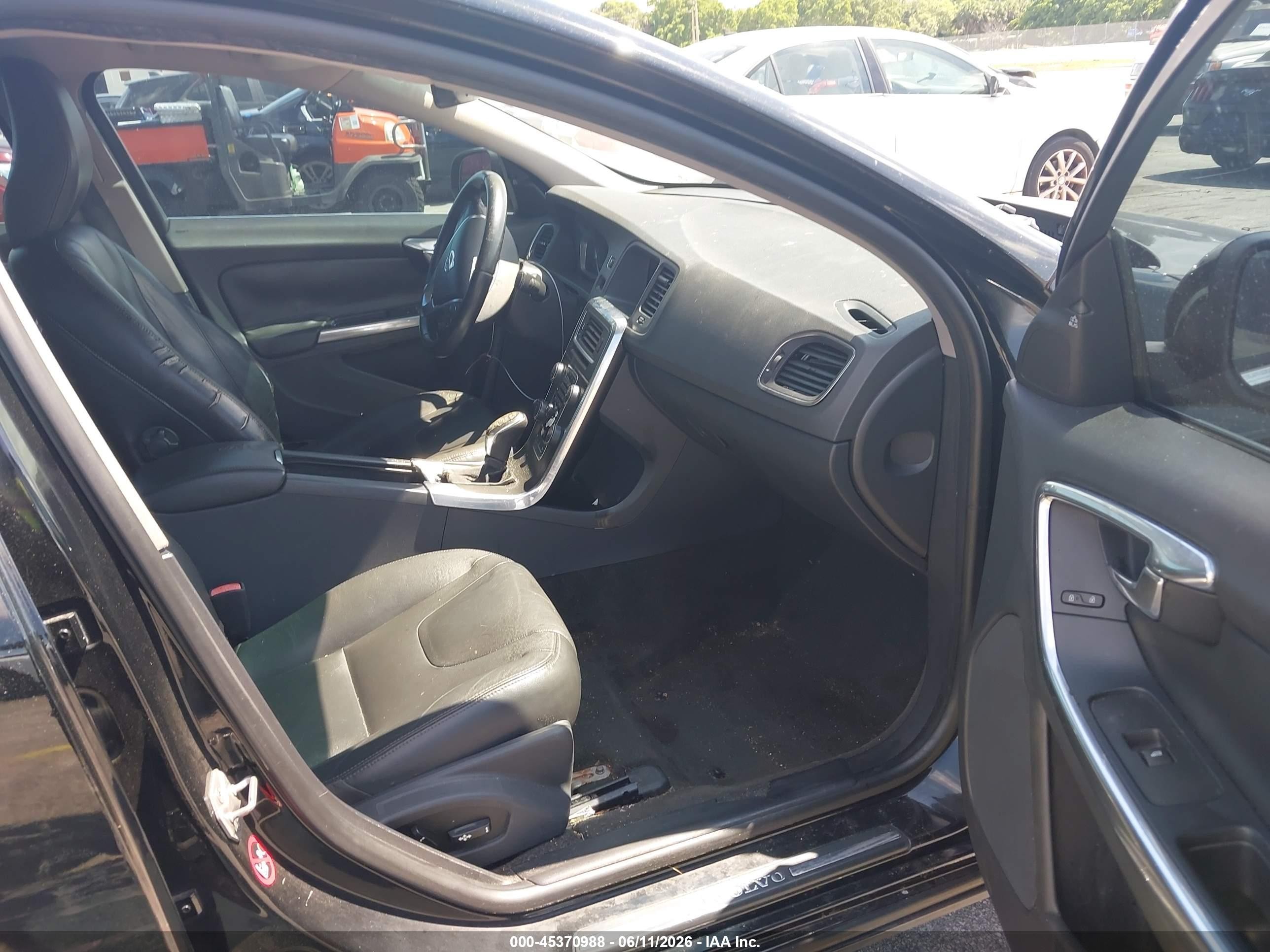 2015 Volvo S60 T5 Premier Plus Black vin: YV140MFC4F1317884